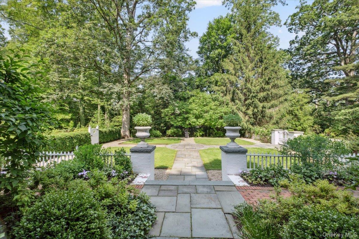 #2 photo, 18 Richbell Road, 뉴욕주 Scarsdale , NY 10583