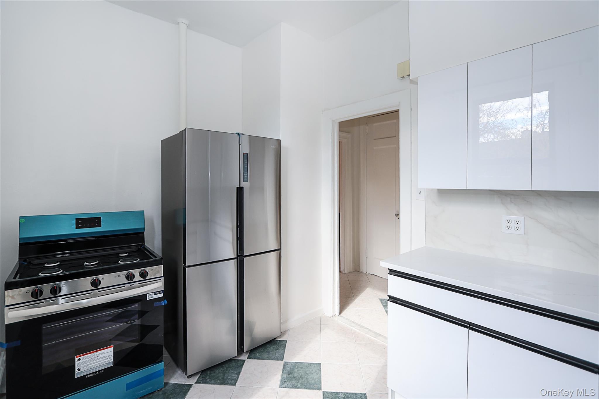 #13 photo, 11525 Metropolitan Avenue, Kew Gardens , NY 11418