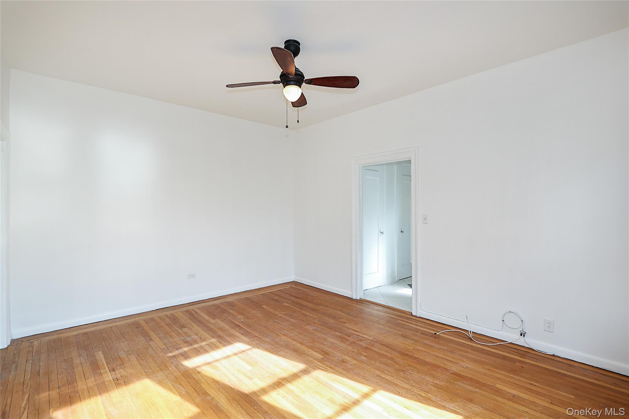 #16 photo, 11525 Metropolitan Avenue, Kew Gardens , NY 11418