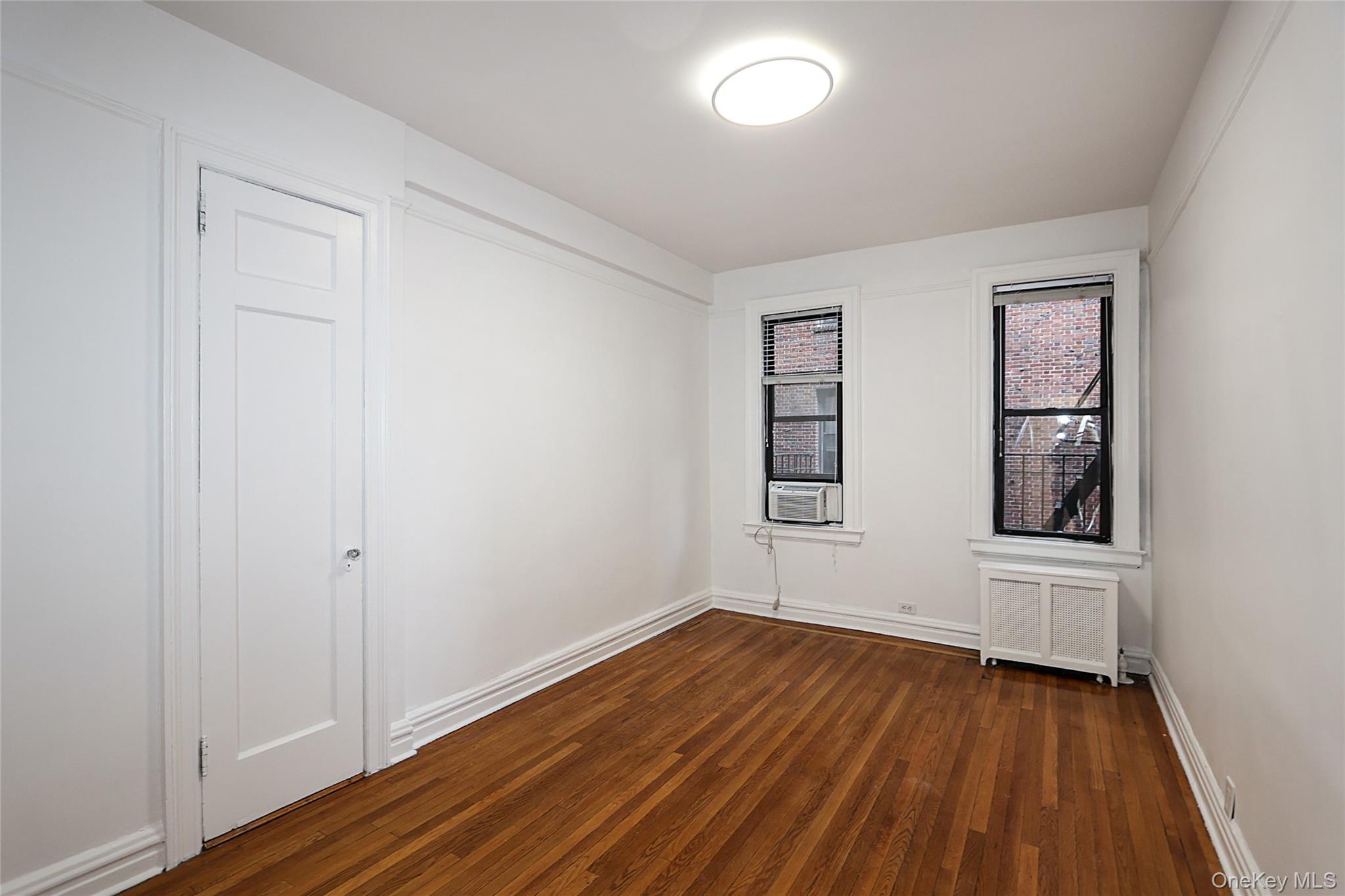 #18 photo, 11525 Metropolitan Avenue, Kew Gardens , NY 11418