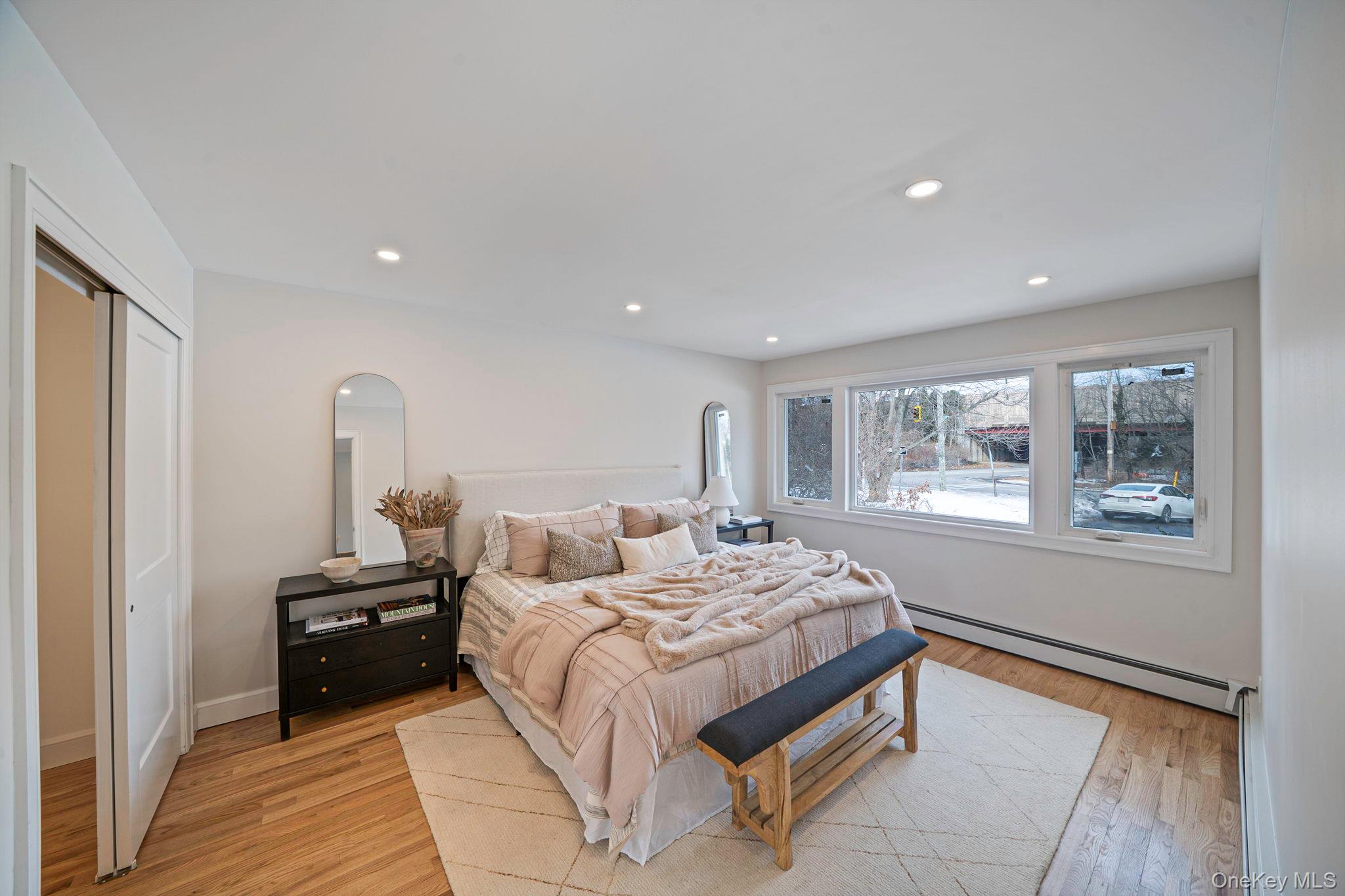 #11 photo, 4902 Express Drive, Саффолк ‖ Ronkonkoma , NY 11779