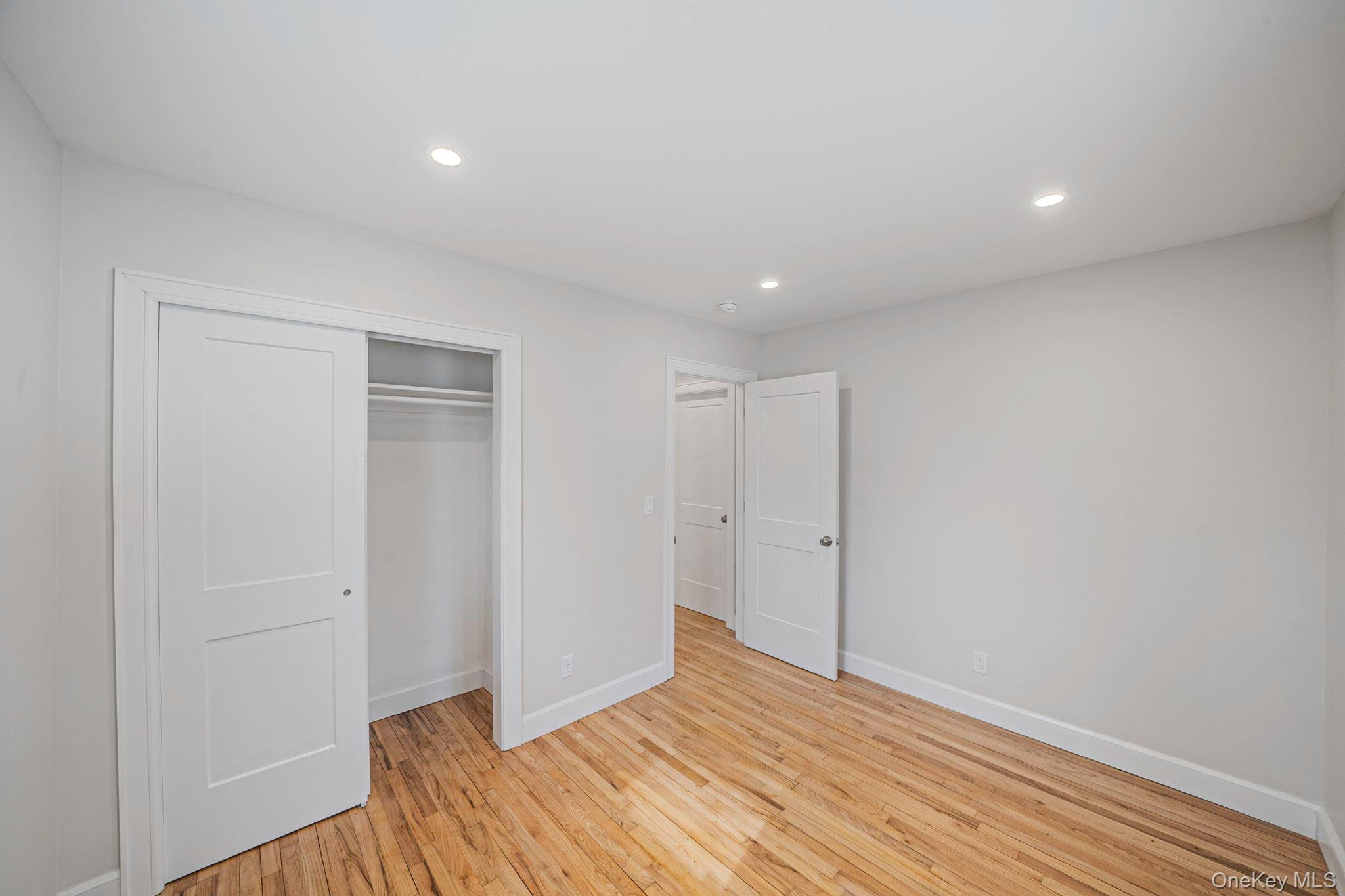 #18 photo, 4902 Express Drive, Саффолк ‖ Ronkonkoma , NY 11779