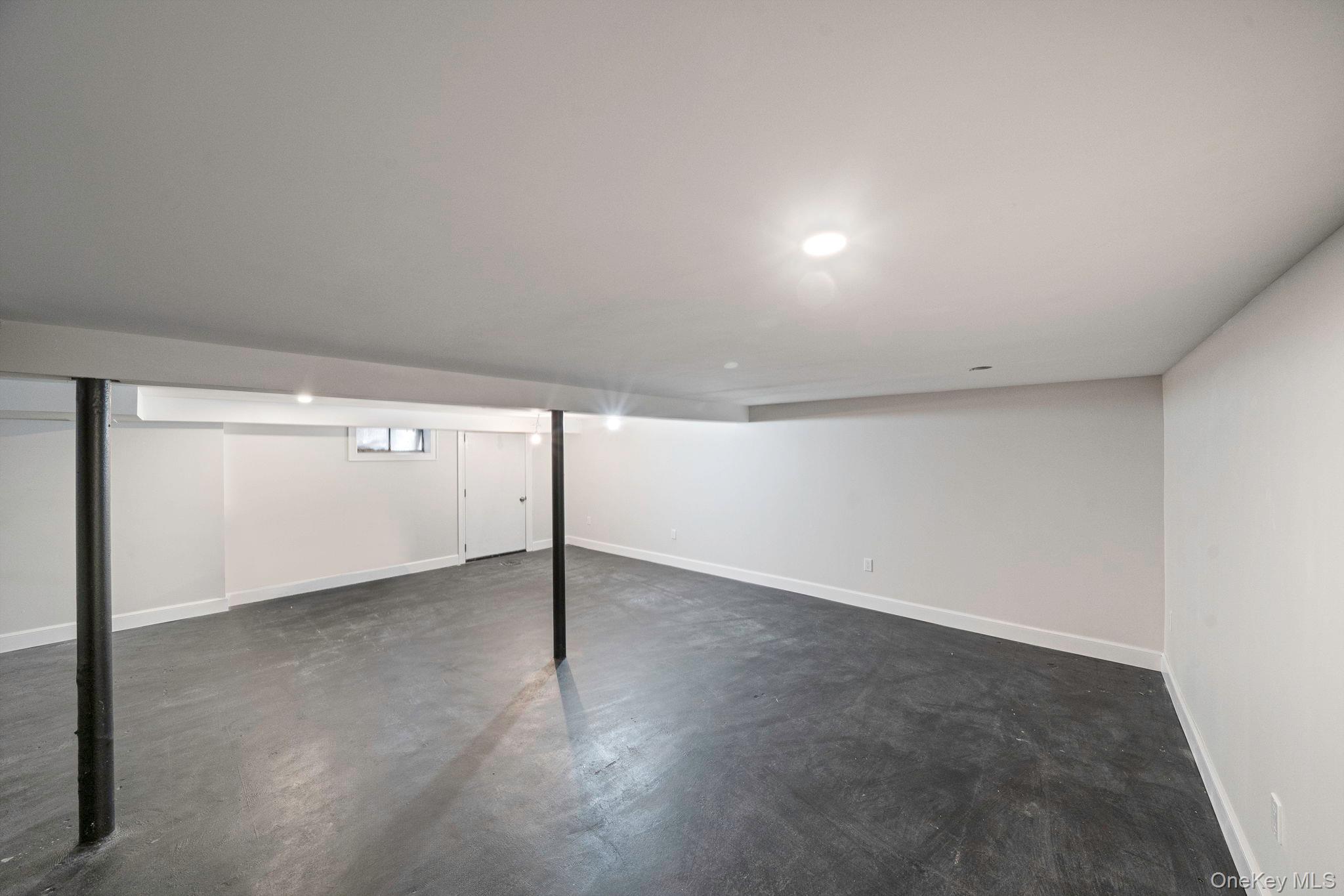 #19 photo, 4902 Express Drive, Саффолк ‖ Ronkonkoma , NY 11779