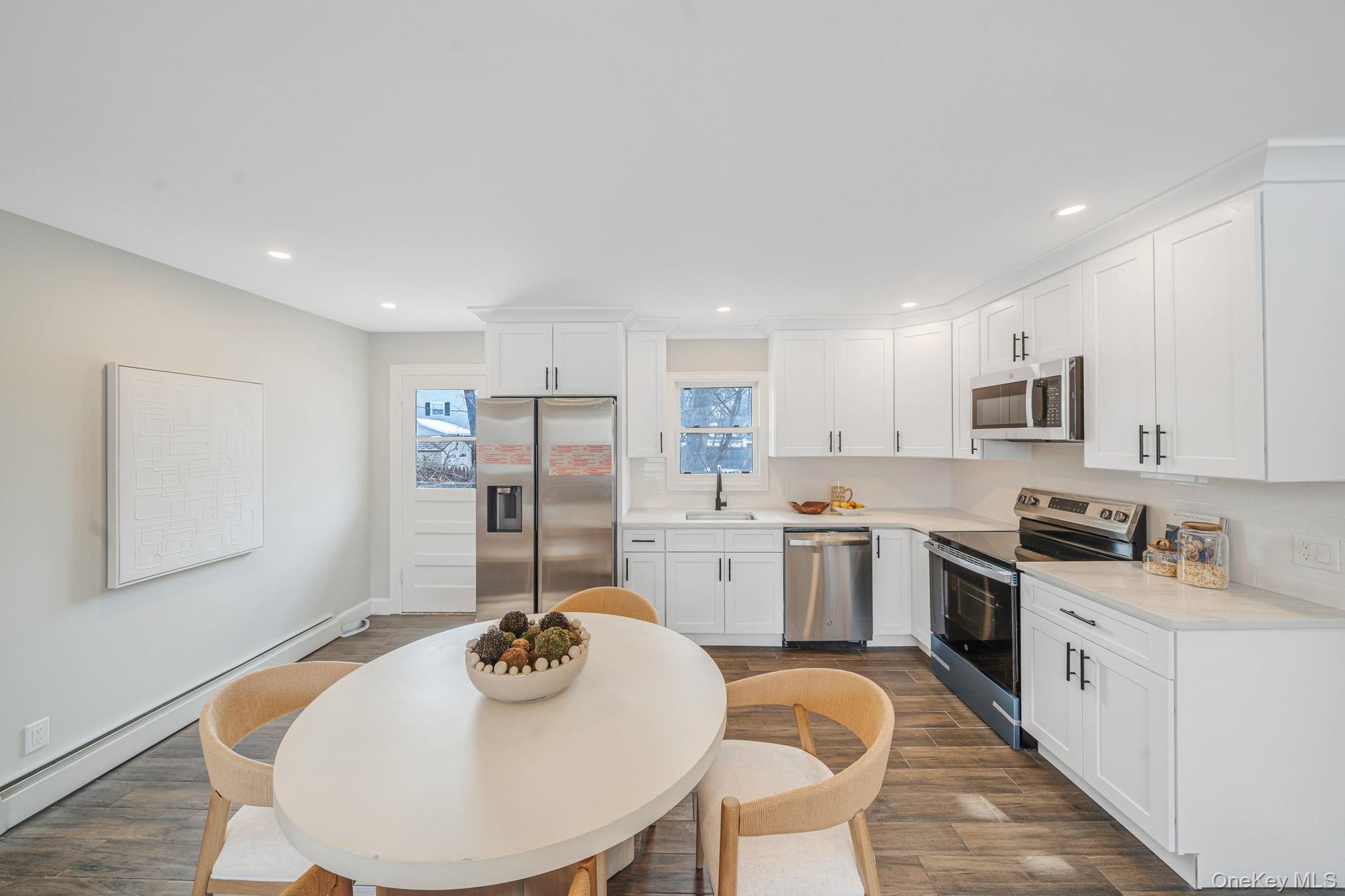 #8 photo, 4902 Express Drive, Саффолк ‖ Ronkonkoma , NY 11779