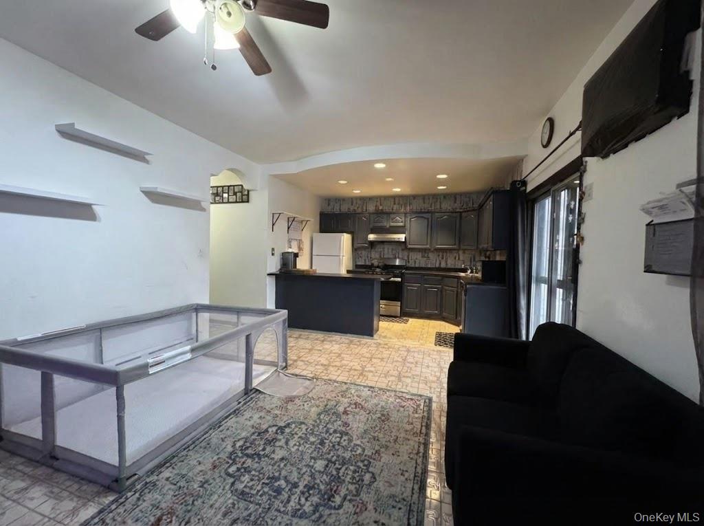 #4 photo, 60-59 69th Street, קווינס Maspeth , NY 11378