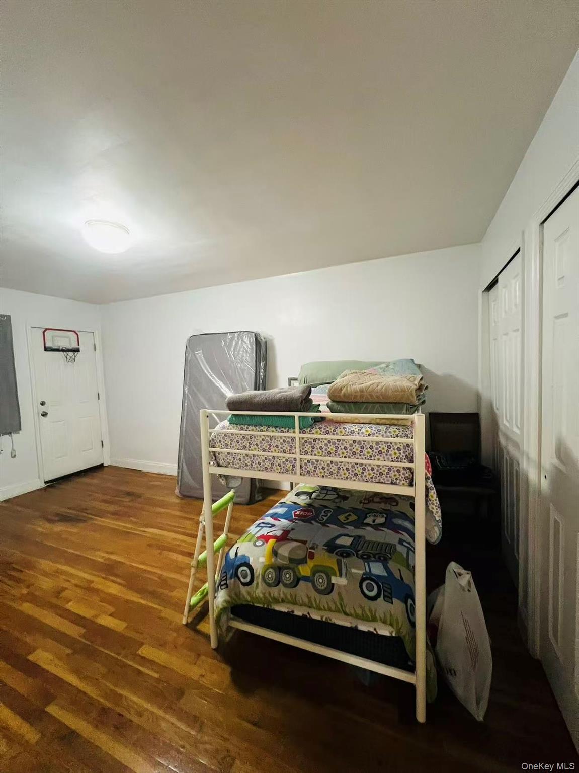 #5 photo, 24-44 78th Avenue, 皇后区 East Elmhurst , NY 11370