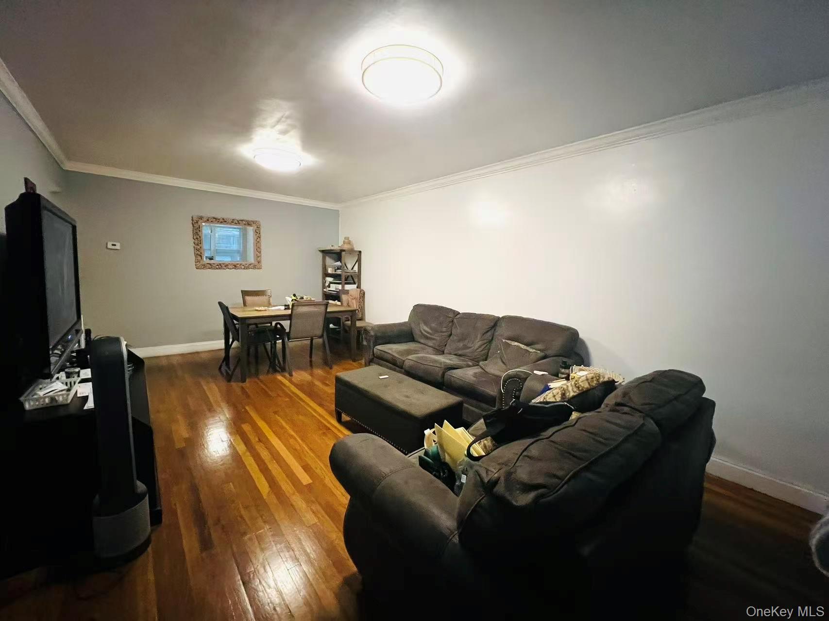 #6 photo, 24-44 78th Avenue, 皇后区 East Elmhurst , NY 11370