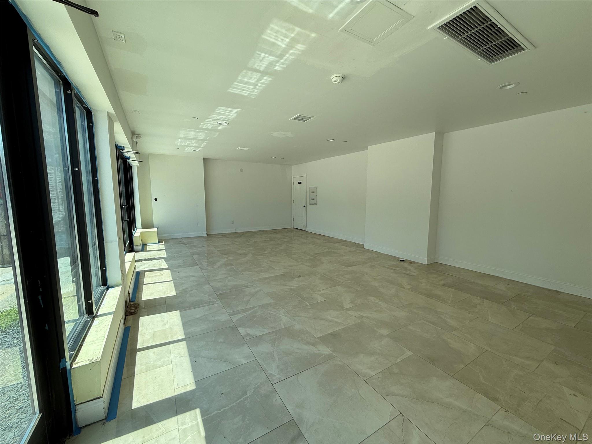 #4 photo, 129-19 101st Avenue, Richmond Hill S. , NY 11419