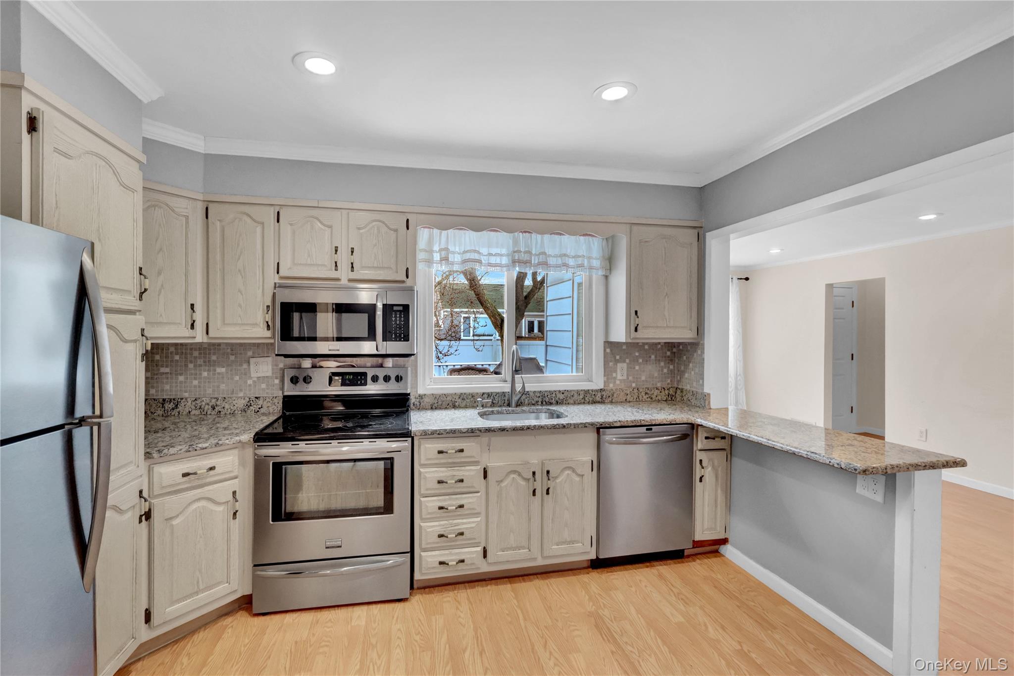 #10 photo, 191 N Albany Avenue, Massapequa , NY 11758