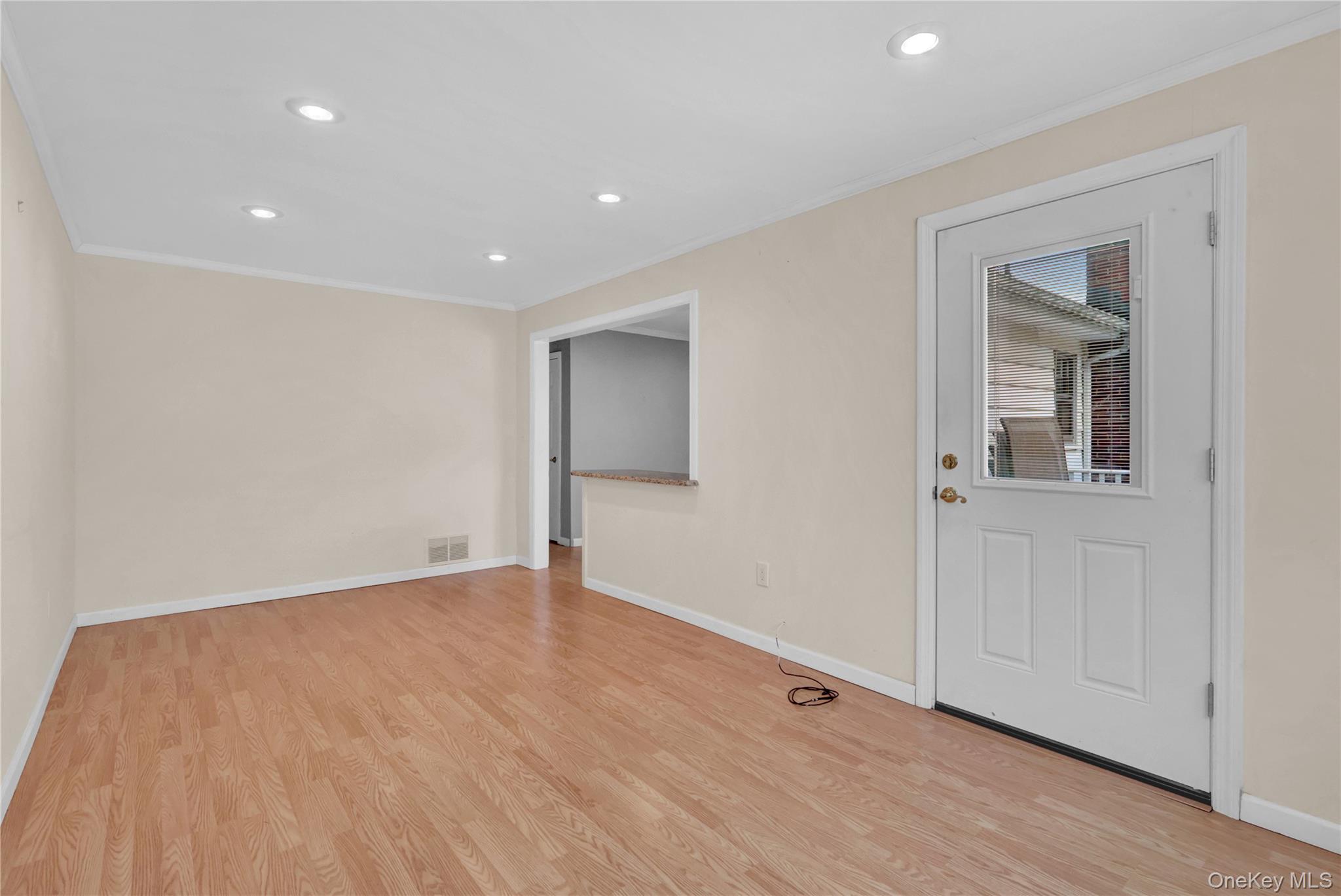 #14 photo, 191 N Albany Avenue, Massapequa , NY 11758