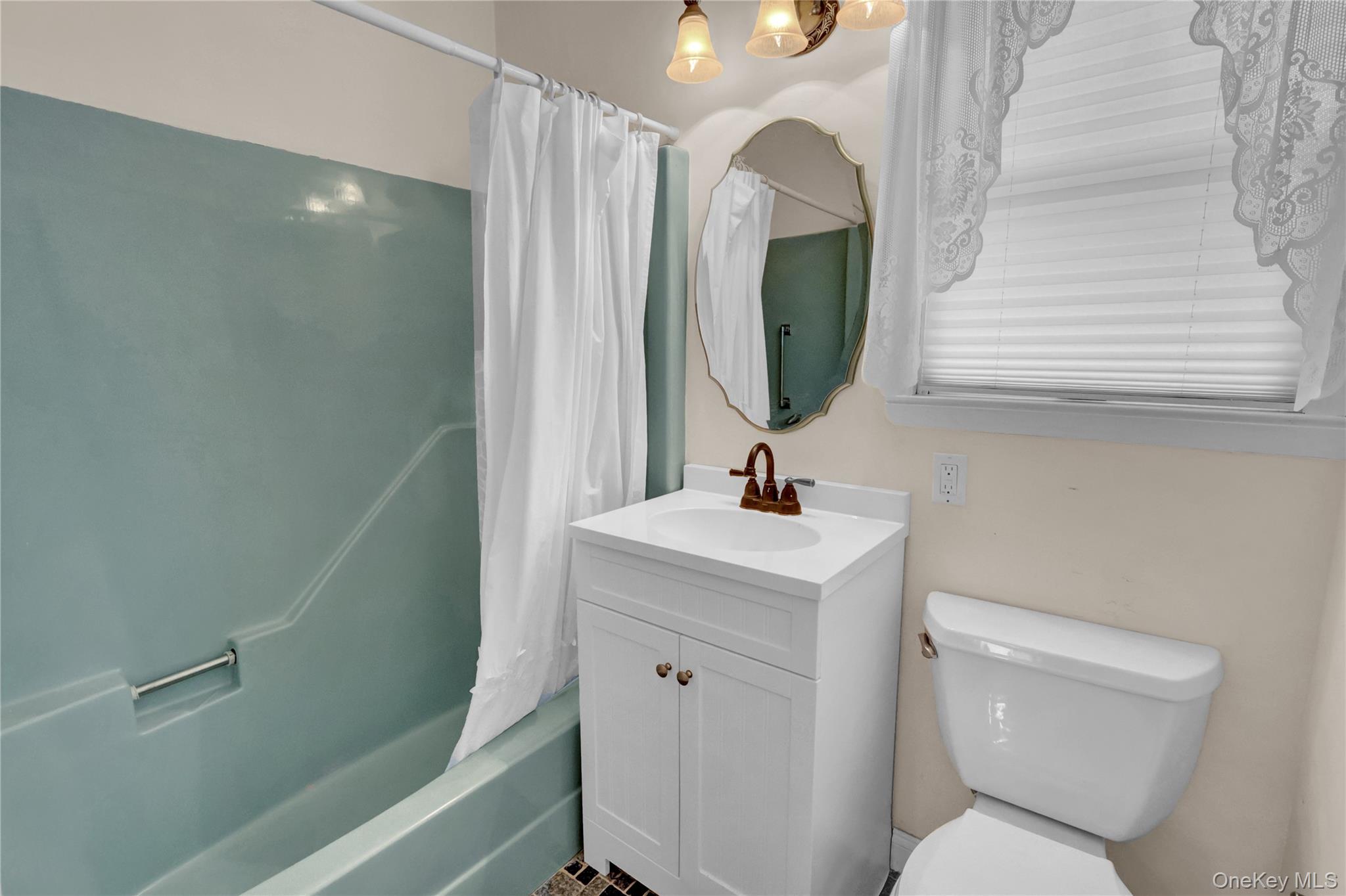 #17 photo, 191 N Albany Avenue, Massapequa , NY 11758