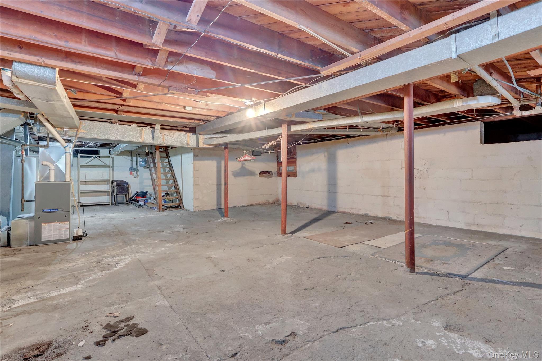 #18 photo, 191 N Albany Avenue, Massapequa , NY 11758