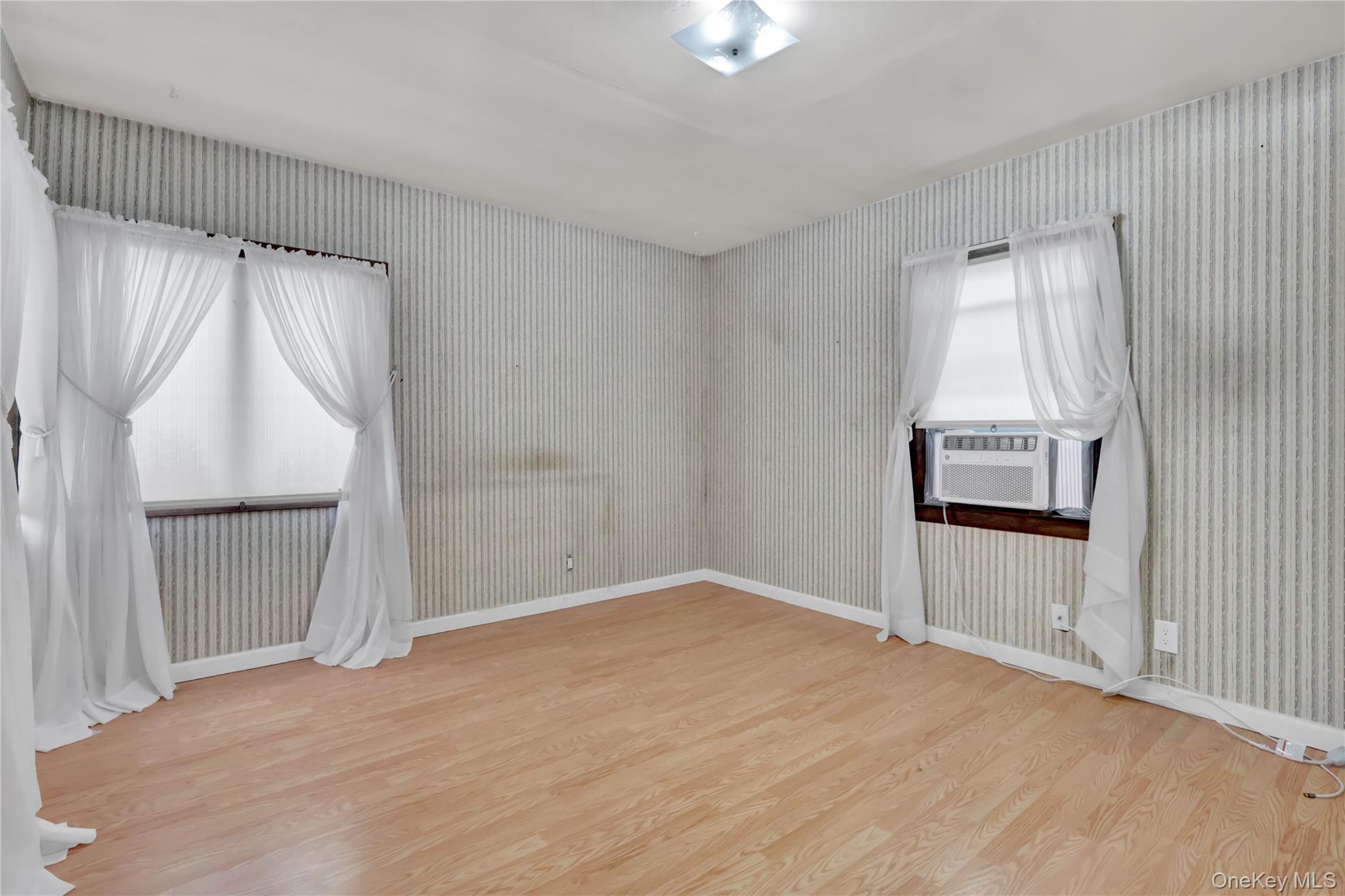 #4 photo, 191 N Albany Avenue, Massapequa , NY 11758