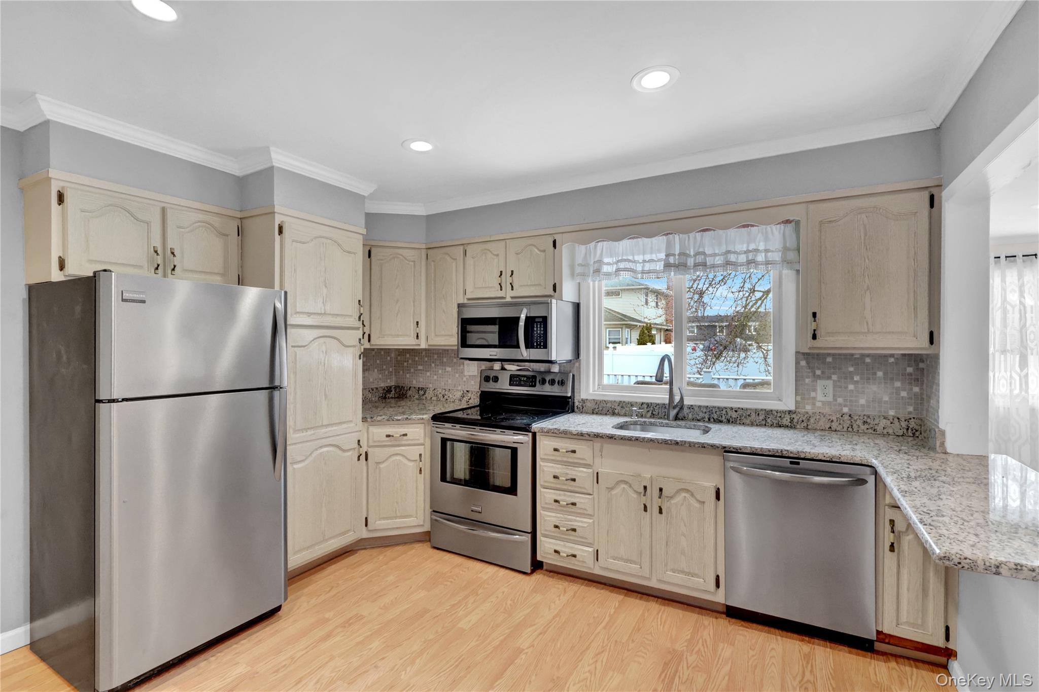 #9 photo, 191 N Albany Avenue, Massapequa , NY 11758