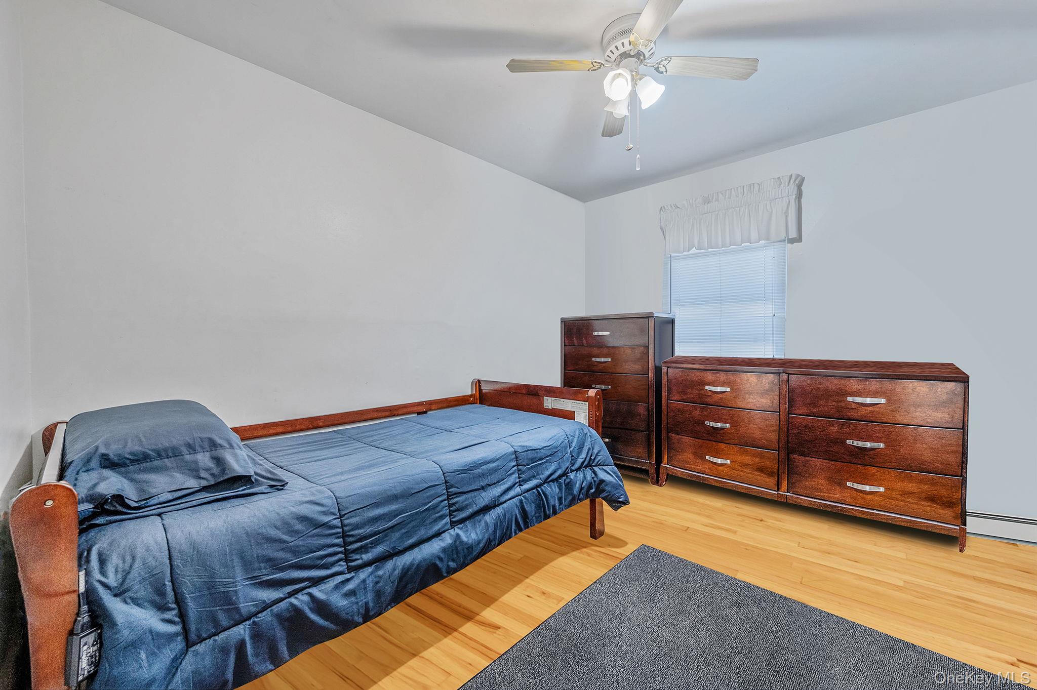 #13 photo, Lindenhurst, सफ़ोक काउंटी Lindenhurst , NY 11757