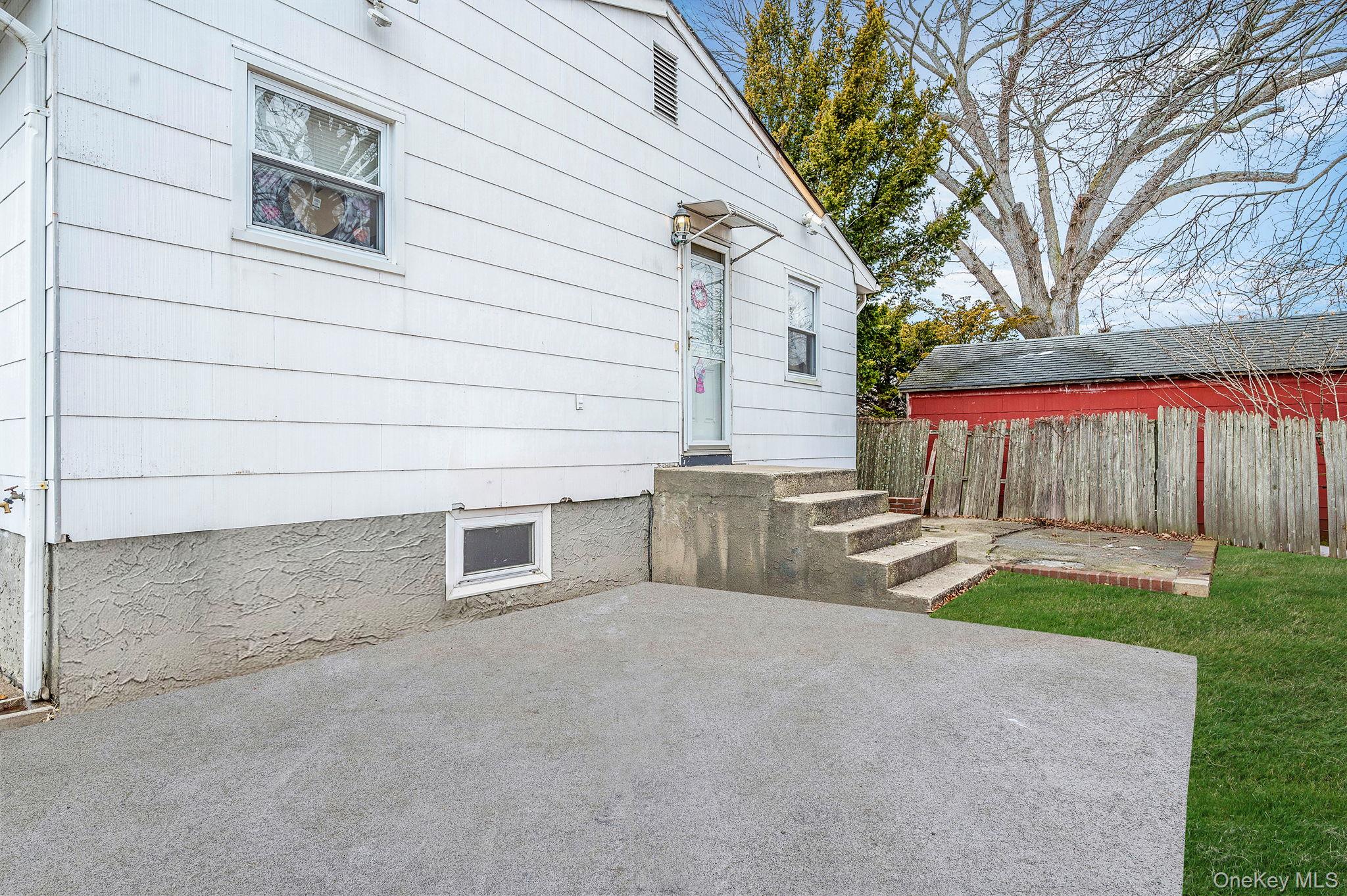 #20 photo, Lindenhurst, सफ़ोक काउंटी Lindenhurst , NY 11757