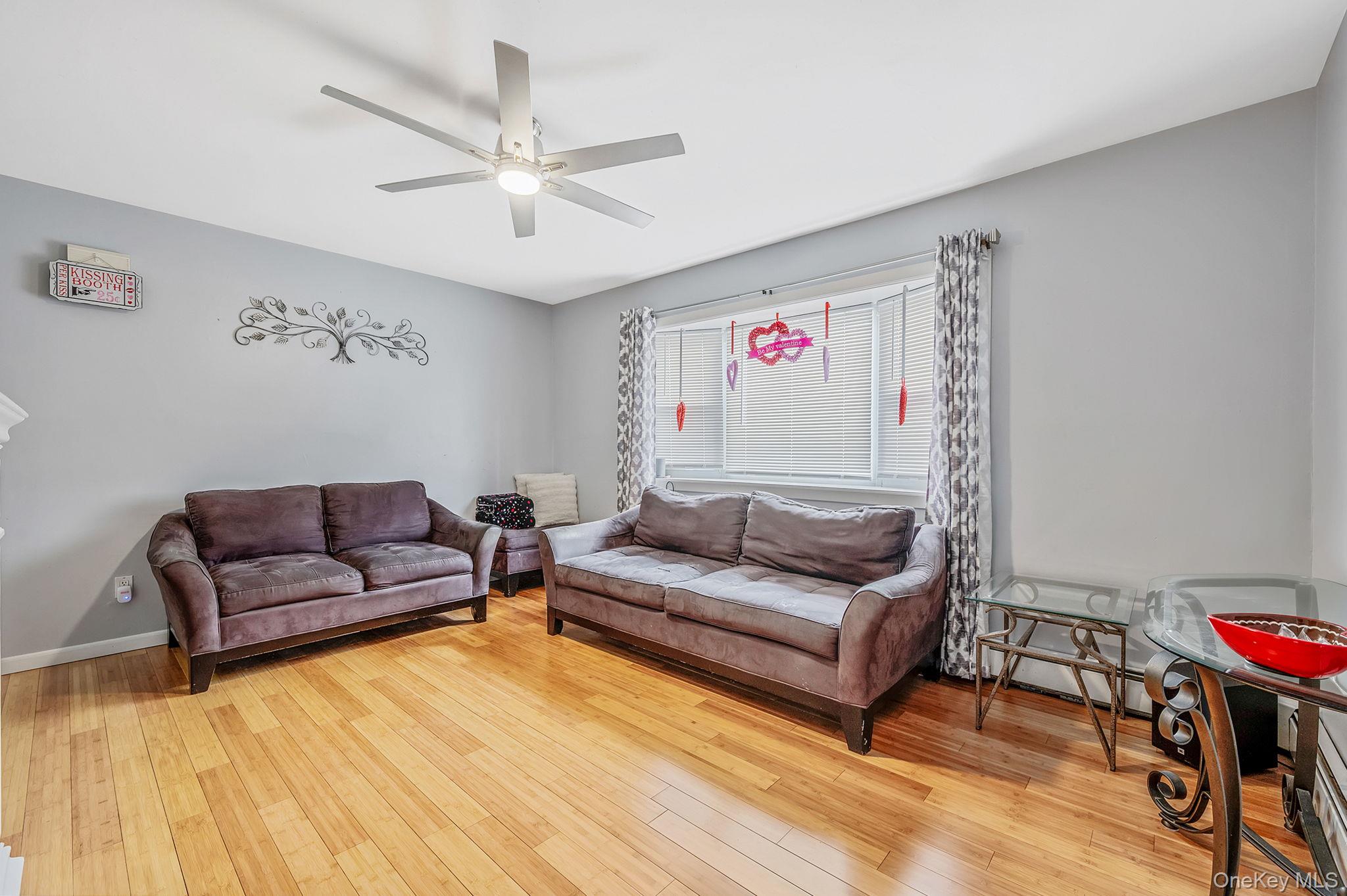 #3 photo, Lindenhurst, सफ़ोक काउंटी Lindenhurst , NY 11757