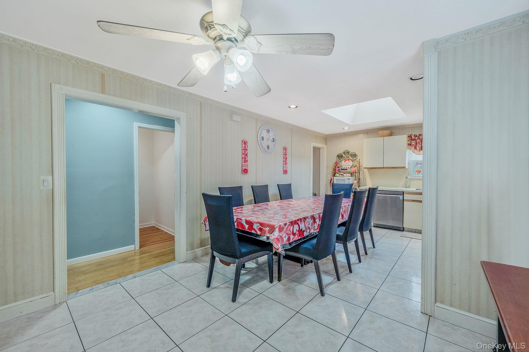 #8 photo, Lindenhurst, सफ़ोक काउंटी Lindenhurst , NY 11757