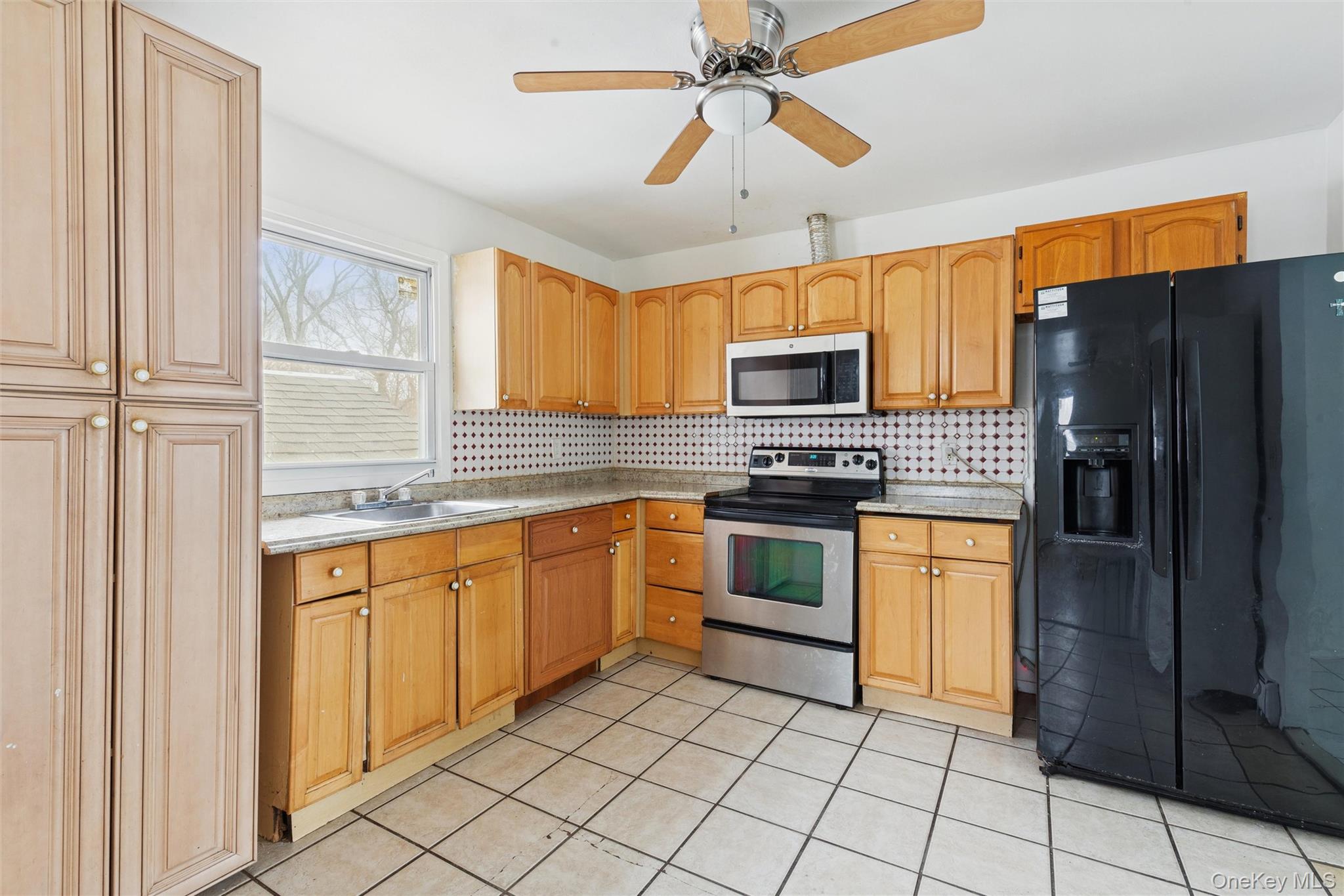 #6 photo, 103 W Yaphank Road, Coram , NY 11727