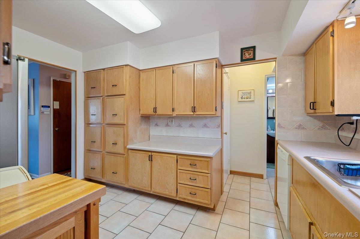 #11 photo, 152 Haypath Road, 长岛 Old Bethpage , NY 11804