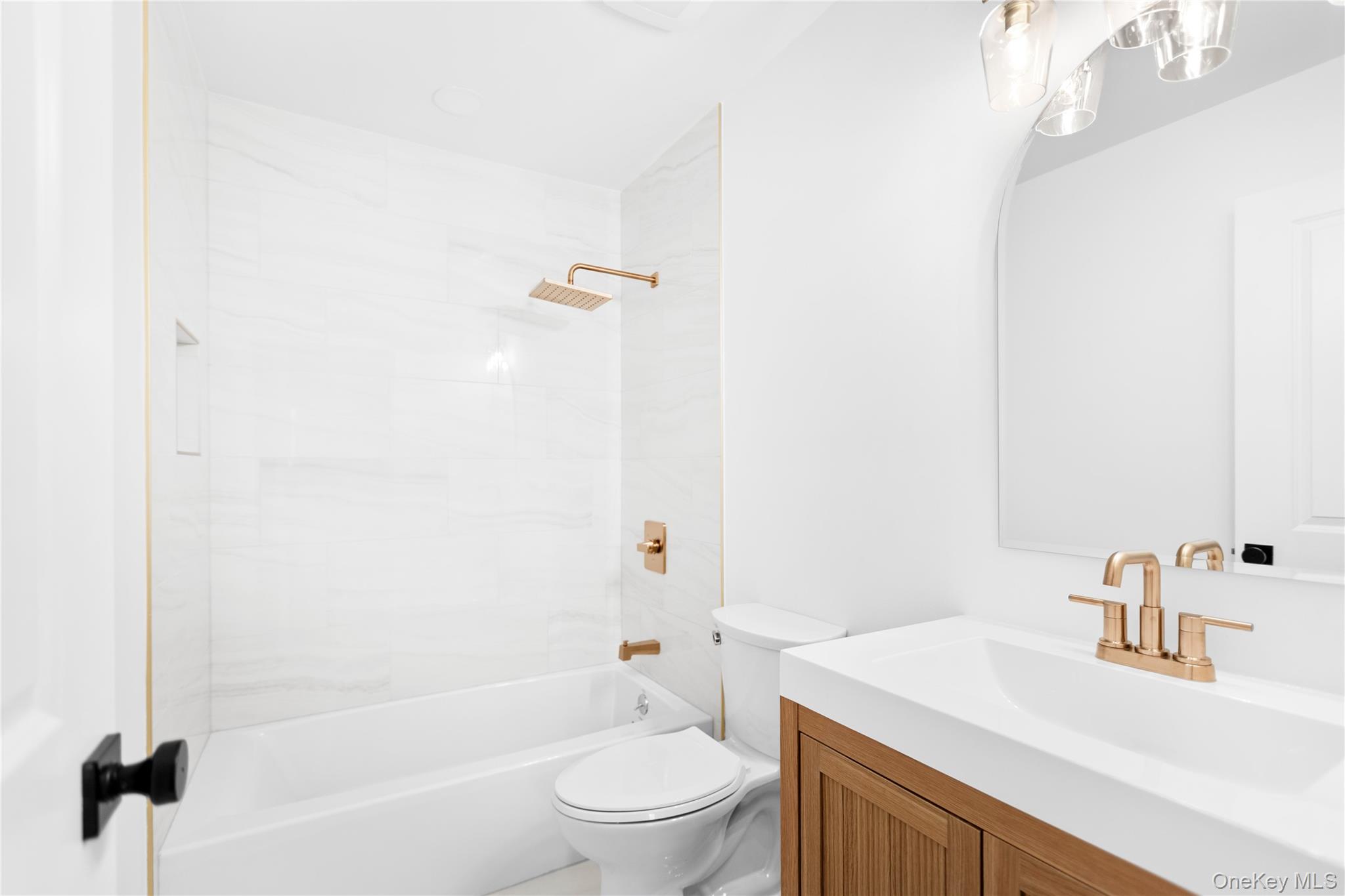 #12 photo, 43 Circuit Road, Саффолк ‖ Bellport Village , NY 11713