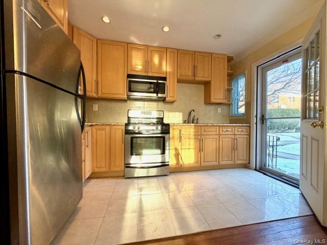 #7 photo, 220-44 67th Avenue, Oakland Gardens , NY 11364