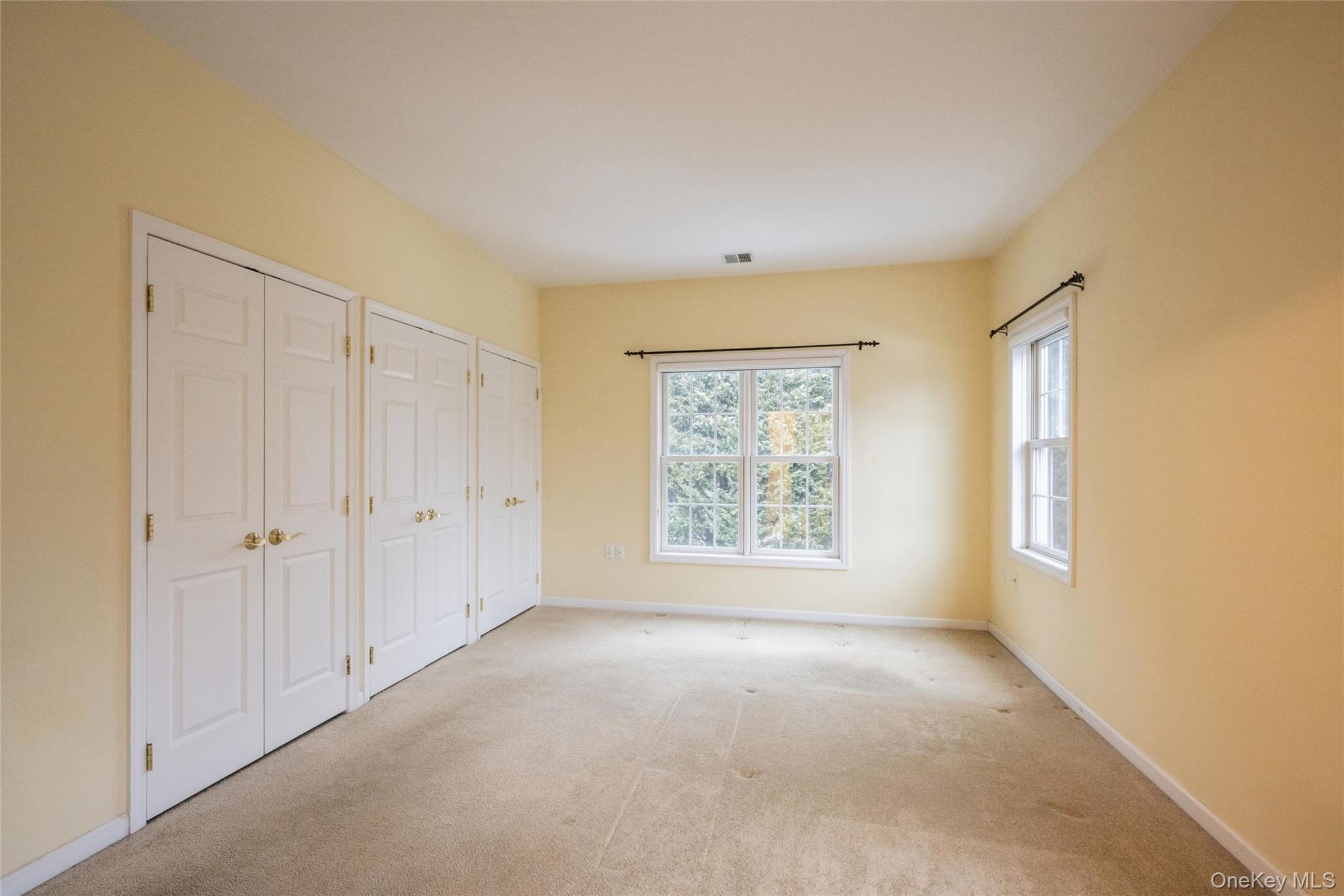 #13 photo, 92 Pond View, Port Washington , NY 11050