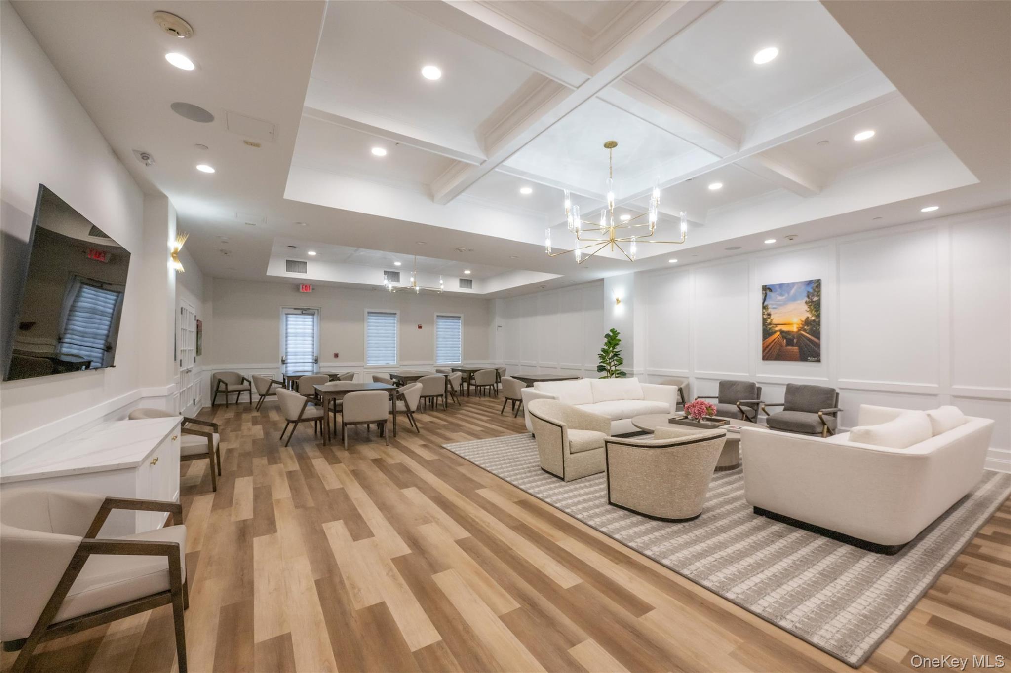 #20 photo, 92 Pond View, Port Washington , NY 11050