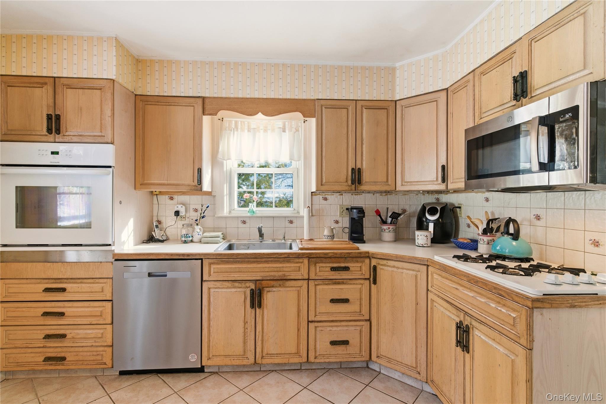 #15 photo, 164 W Neck Road, Huntington , NY 11743