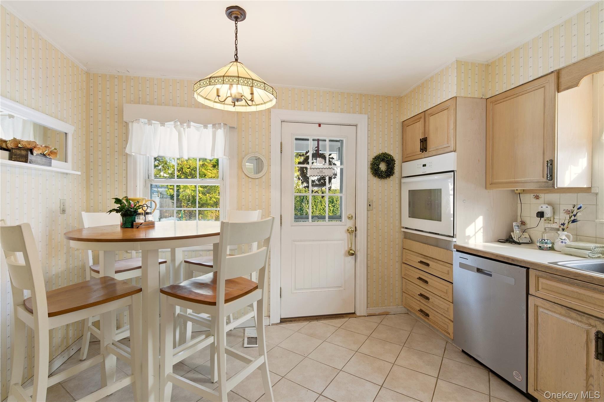 #17 photo, 164 W Neck Road, Huntington , NY 11743