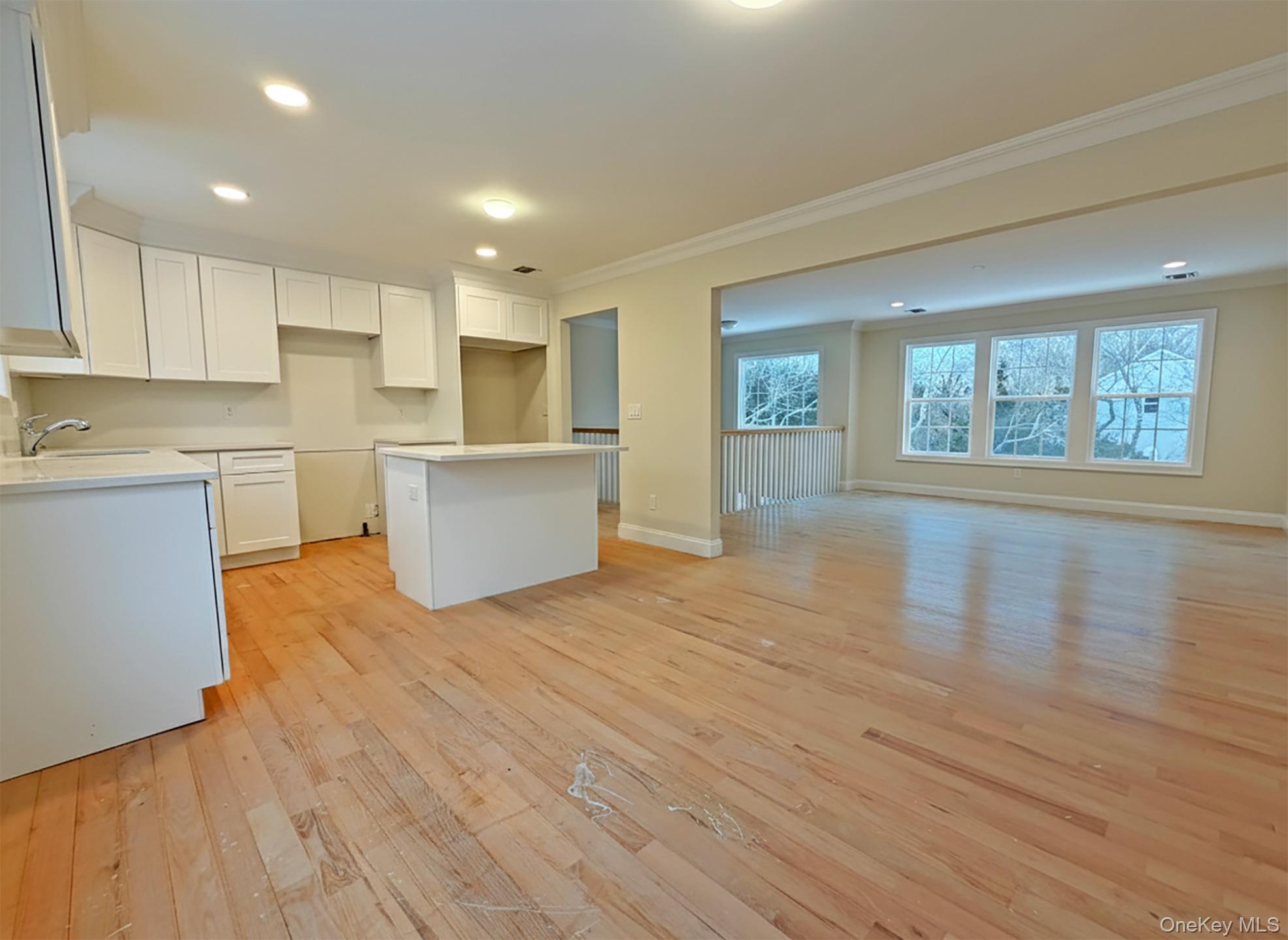 #7 photo, 103 Brookfield Avenue, Саффолк ‖ Center Moriches , NY 11934