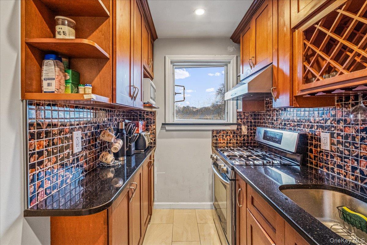 #1 photo, 67-11 Bell Boulevard, Oakland Gardens , NY 11364