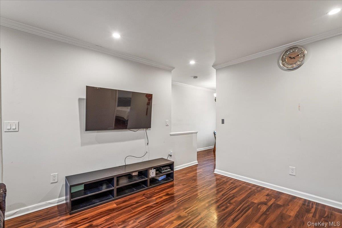 #10 photo, 67-11 Bell Boulevard, Oakland Gardens , NY 11364