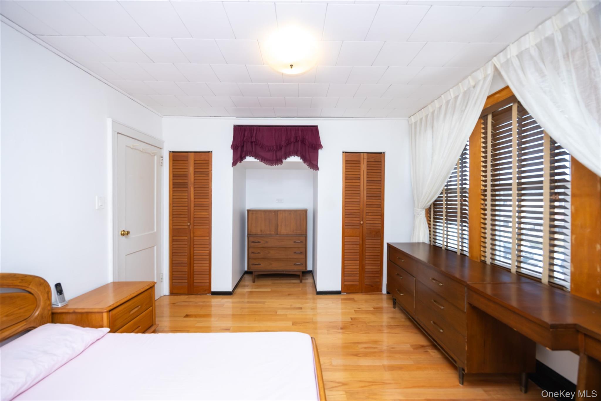 #13 photo, 81-24 167th Street, Jamaica Hills , NY 11432