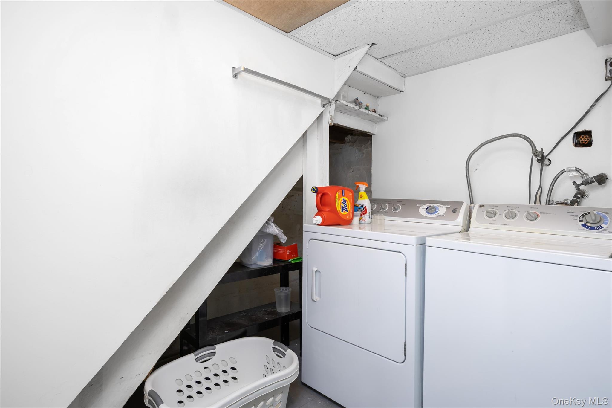 #19 photo, 81-24 167th Street, Jamaica Hills , NY 11432