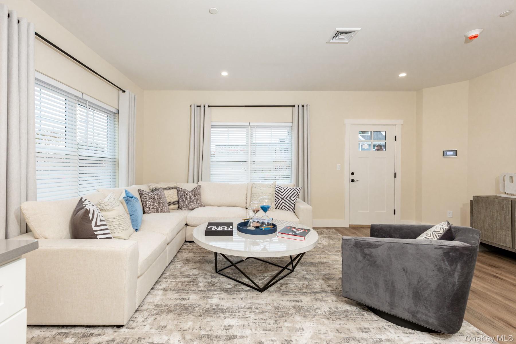 #11 photo, 205 Romar Court, West Babylon , NY 11704