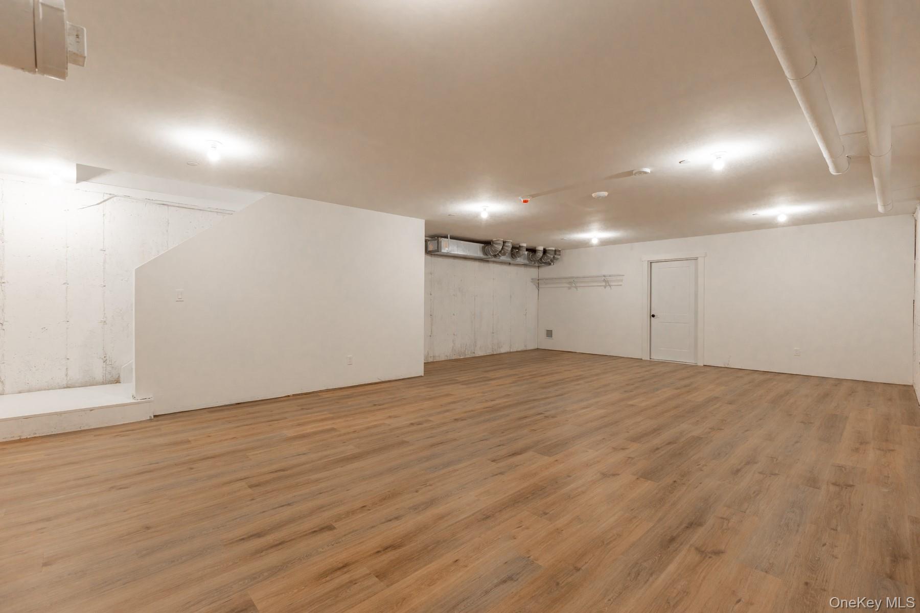 #16 photo, 205 Romar Court, West Babylon , NY 11704