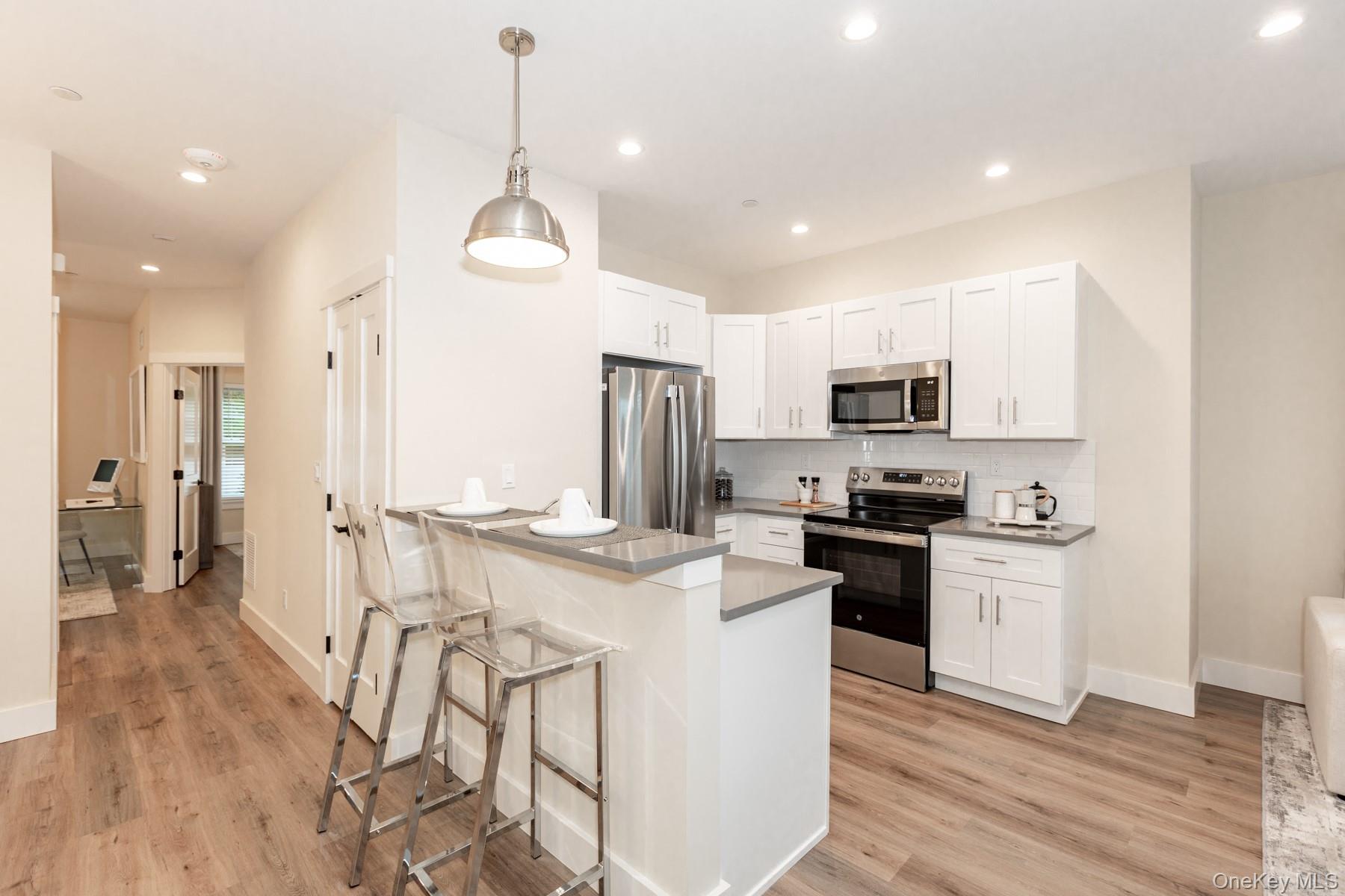 #8 photo, 205 Romar Court, West Babylon , NY 11704