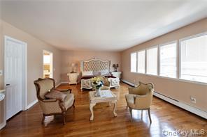 #14 photo, 17 Mowbray Avenue, 롱 아일랜드 Bay Shore , NY 11706