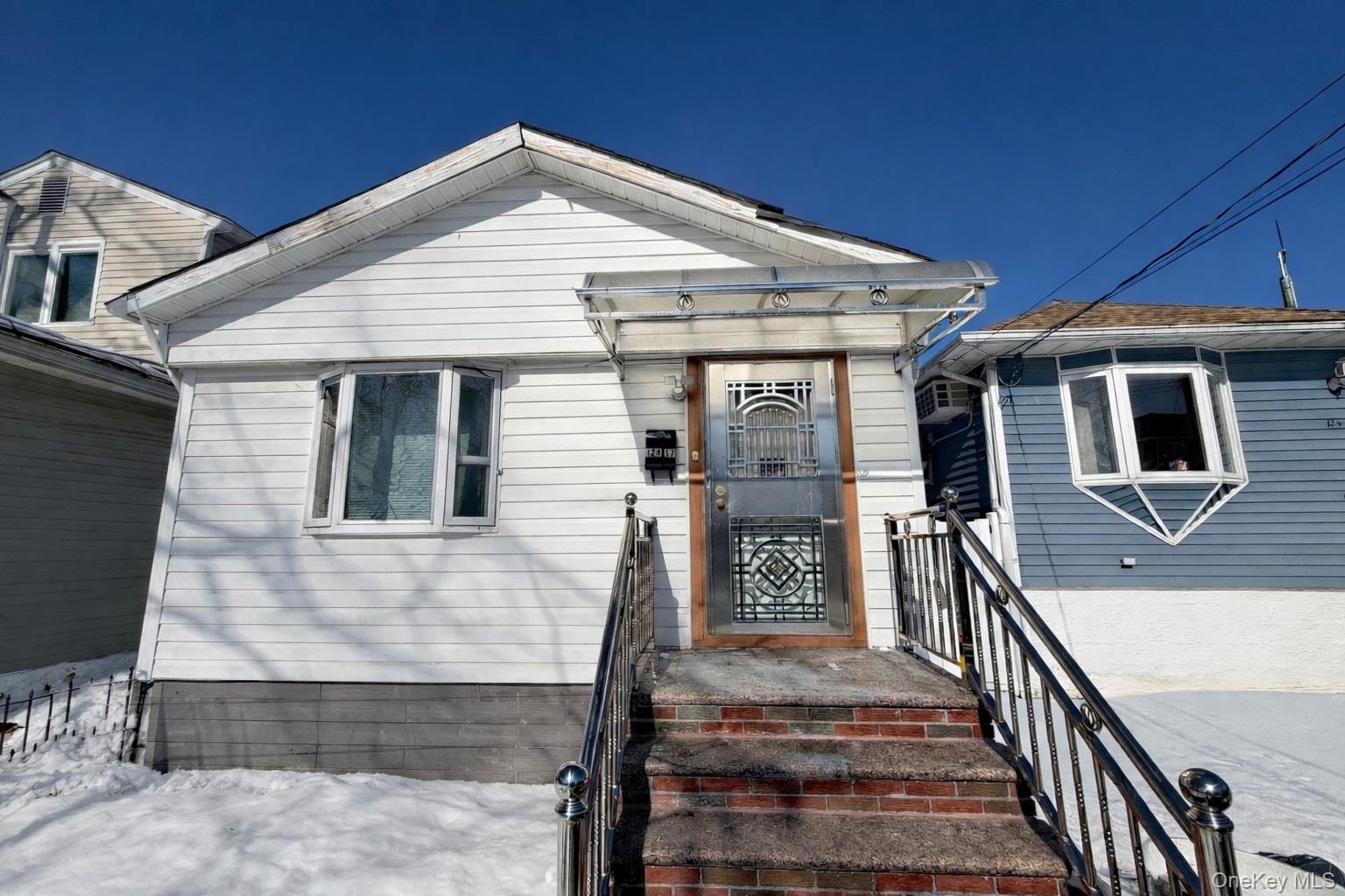 #1 photo, 124-17 6th Avenue, קווינס College Point , NY 11356