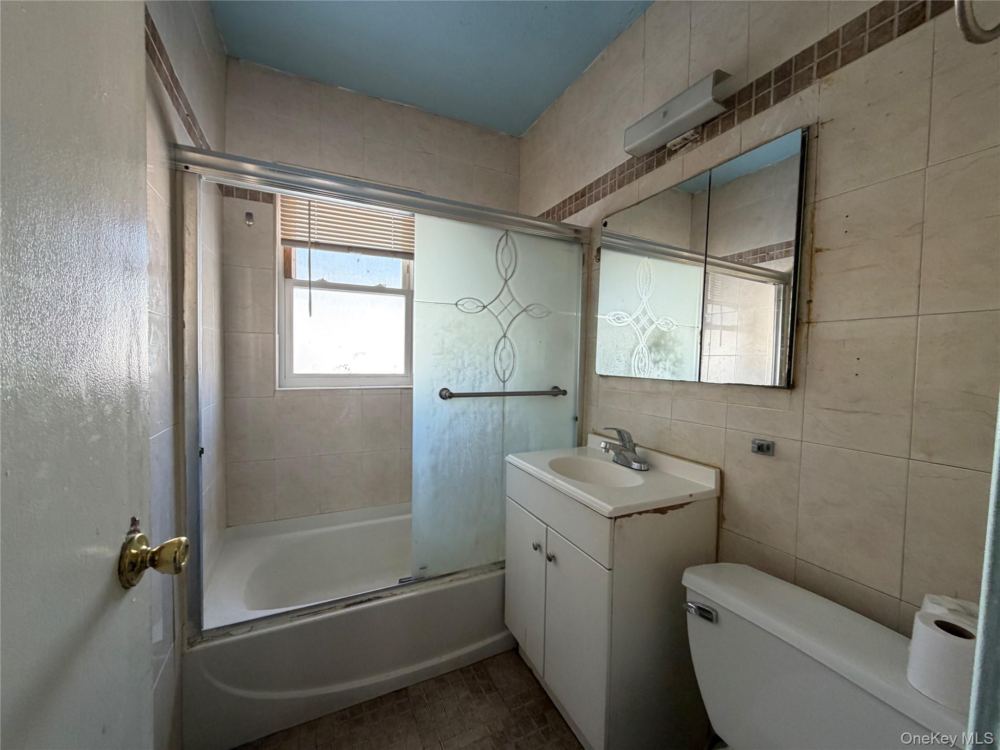 #5 photo, 124-17 6th Avenue, College Point , NY 11356