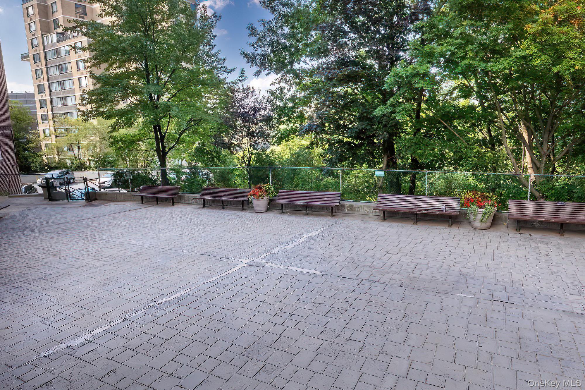 #19 photo, 55 Knolls Crescent, Bronx , NY 10463