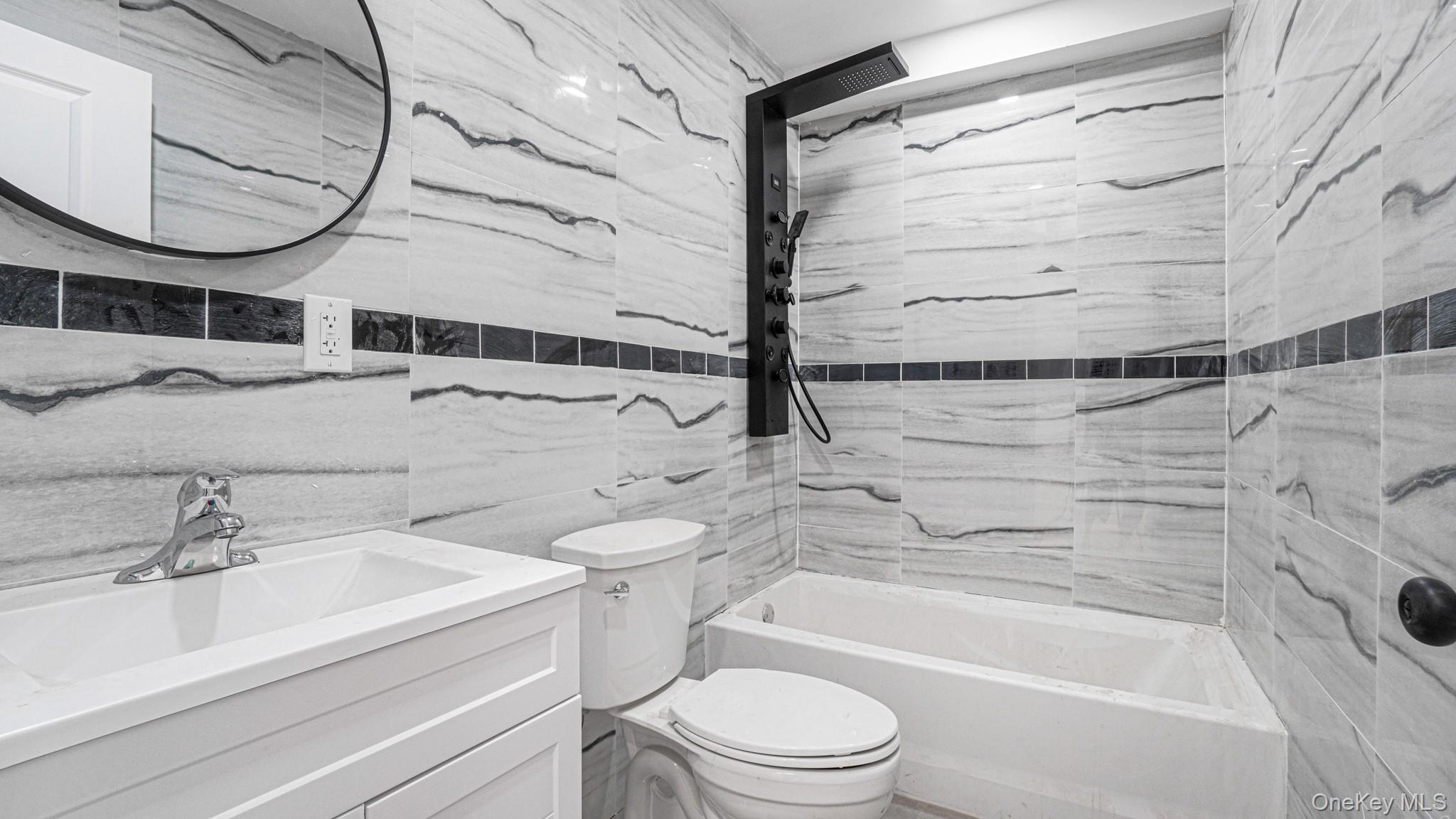 #17 photo, 1011 E 221st Street, Bronx , NY 10469