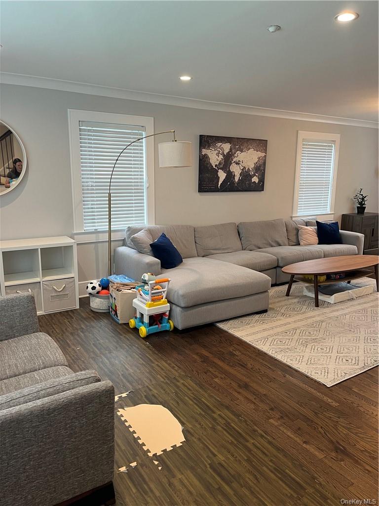 #5 photo, 68 Henry Avenue, Harrison , NY 10528