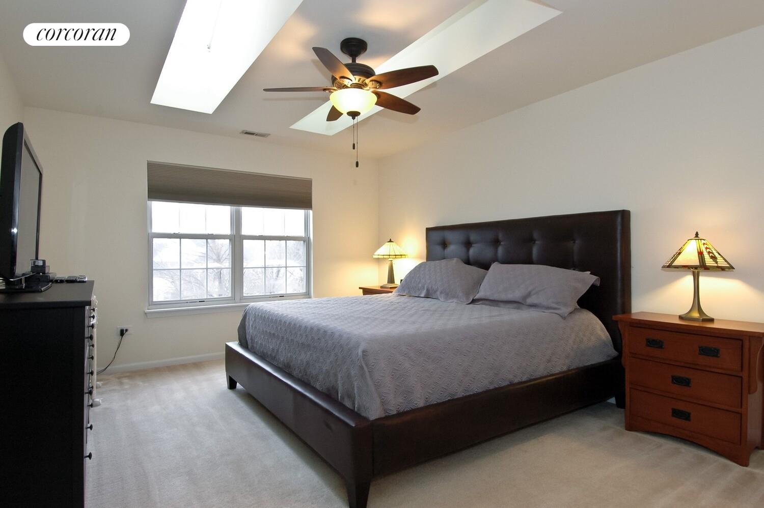 #4 photo, 27 W 72ND Street, 맨해튼 Upper West Side , NY 10023