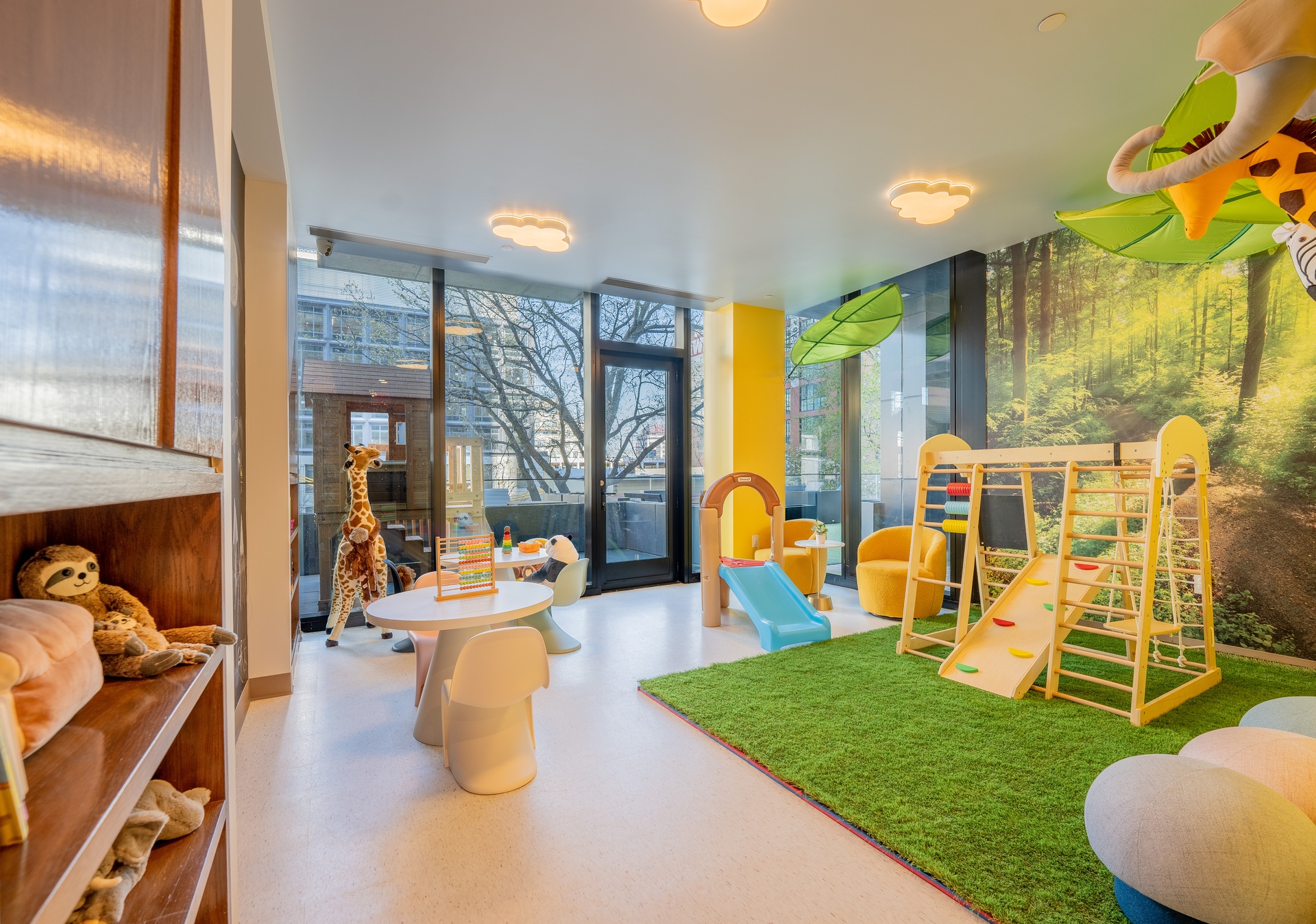 #17 photo, 45-30 Pearson Street, कुईंस Long Island City , NY 11101