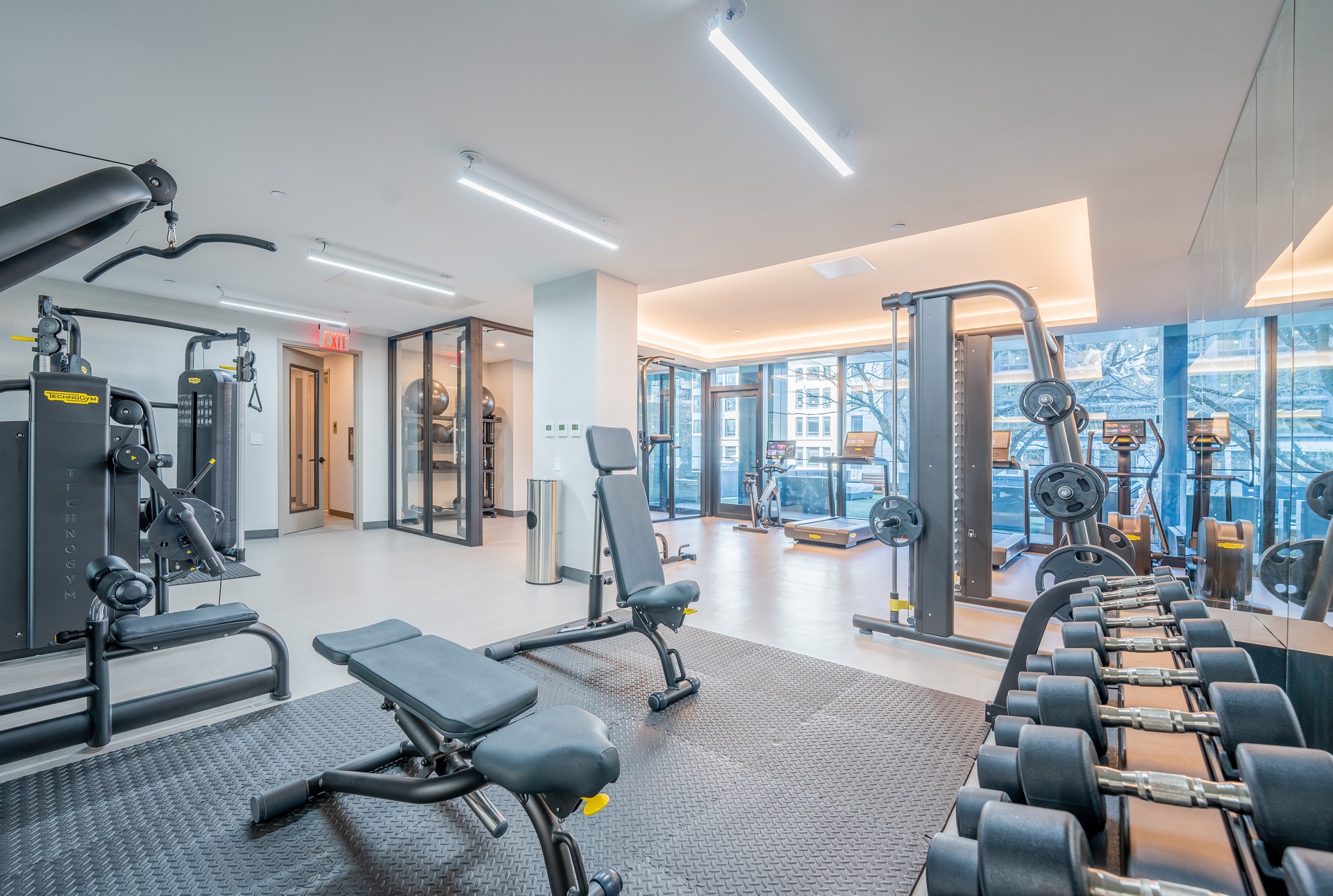 #19 photo, 45-30 Pearson Street, कुईंस Long Island City , NY 11101