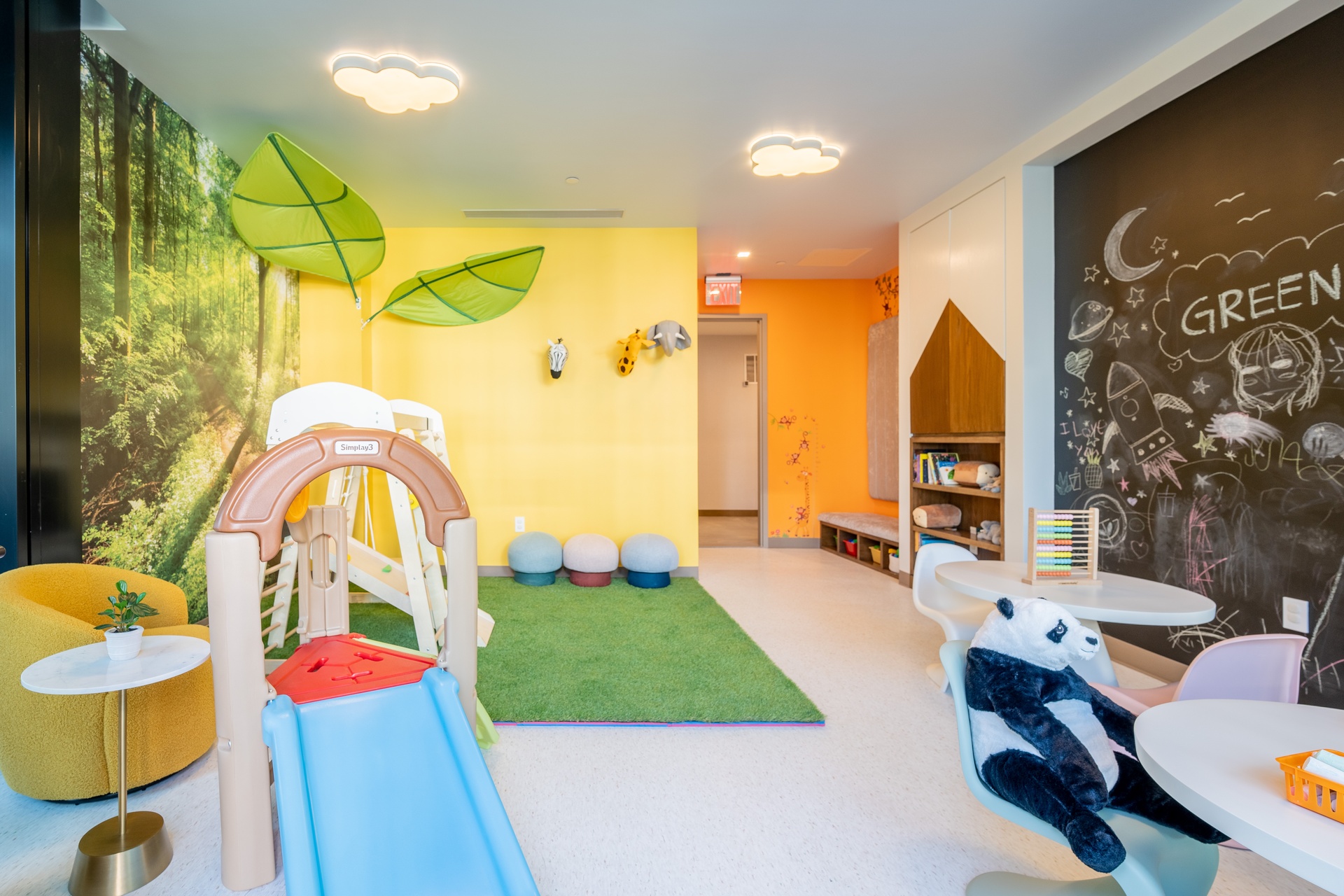 #21 photo, 45-30 Pearson Street, कुईंस Long Island City , NY 11101