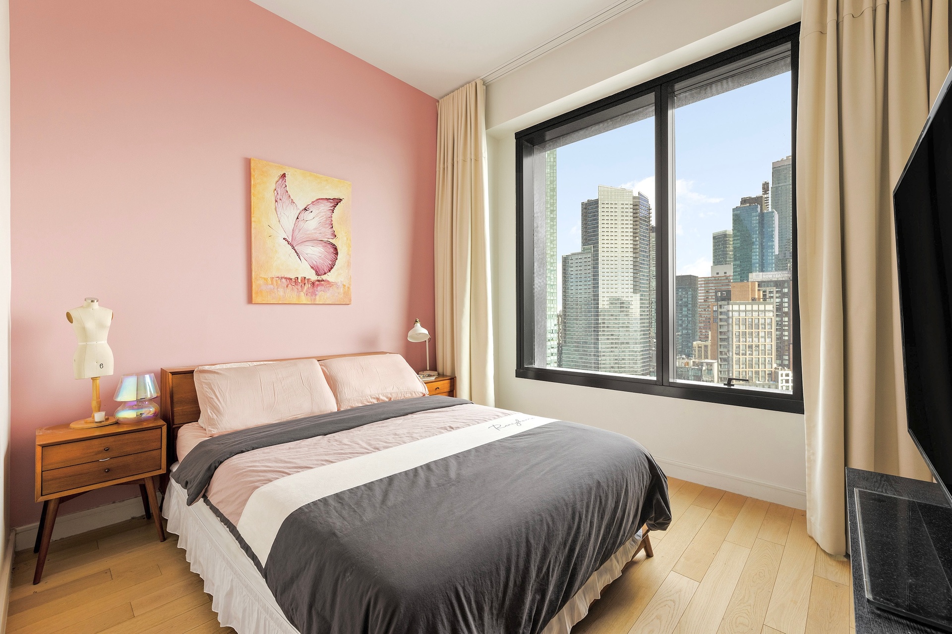 #9 photo, 45-30 Pearson Street, कुईंस Long Island City , NY 11101