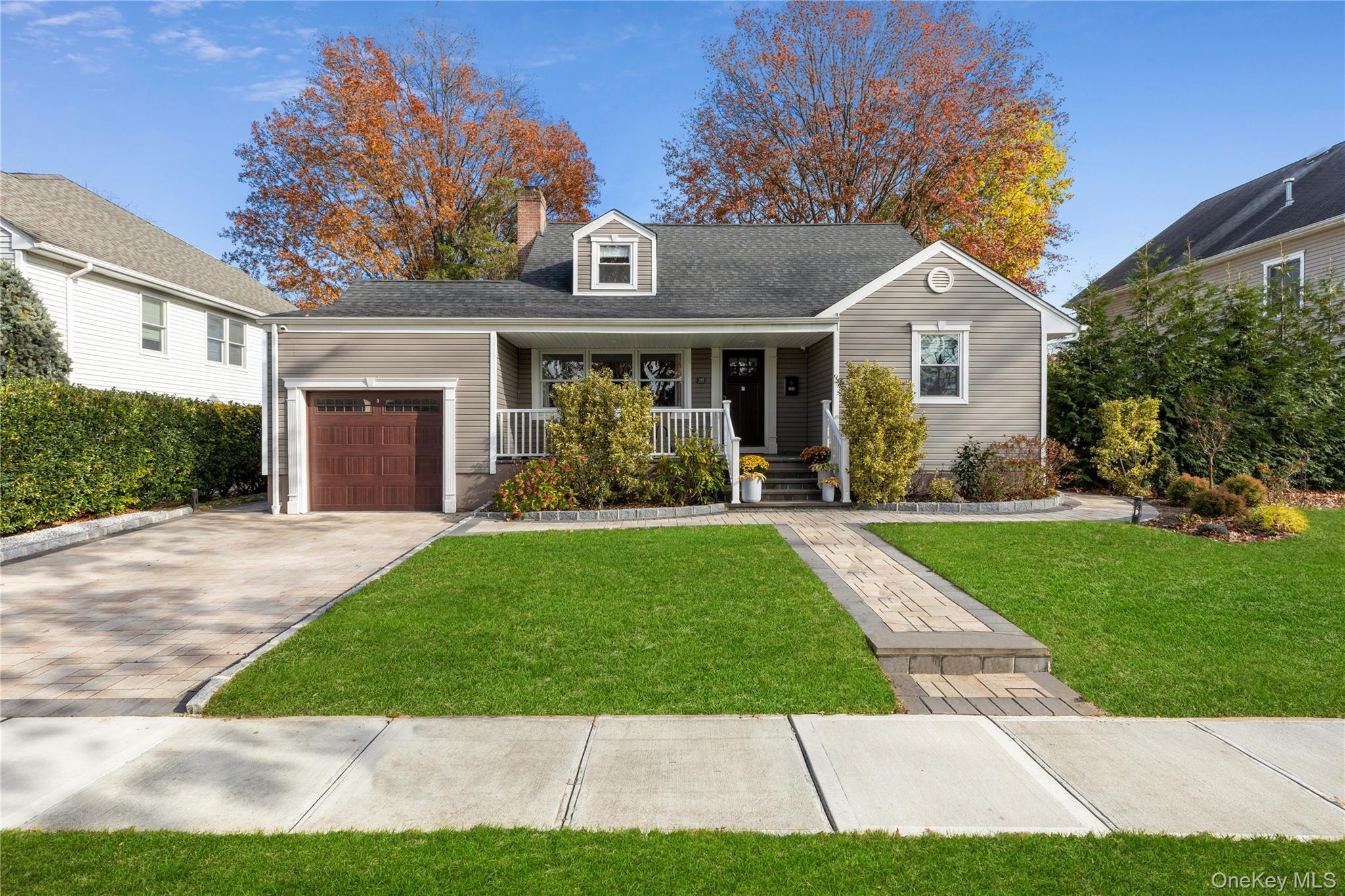 #1 photo, 105 Jefferson Street, Garden City , NY 11530